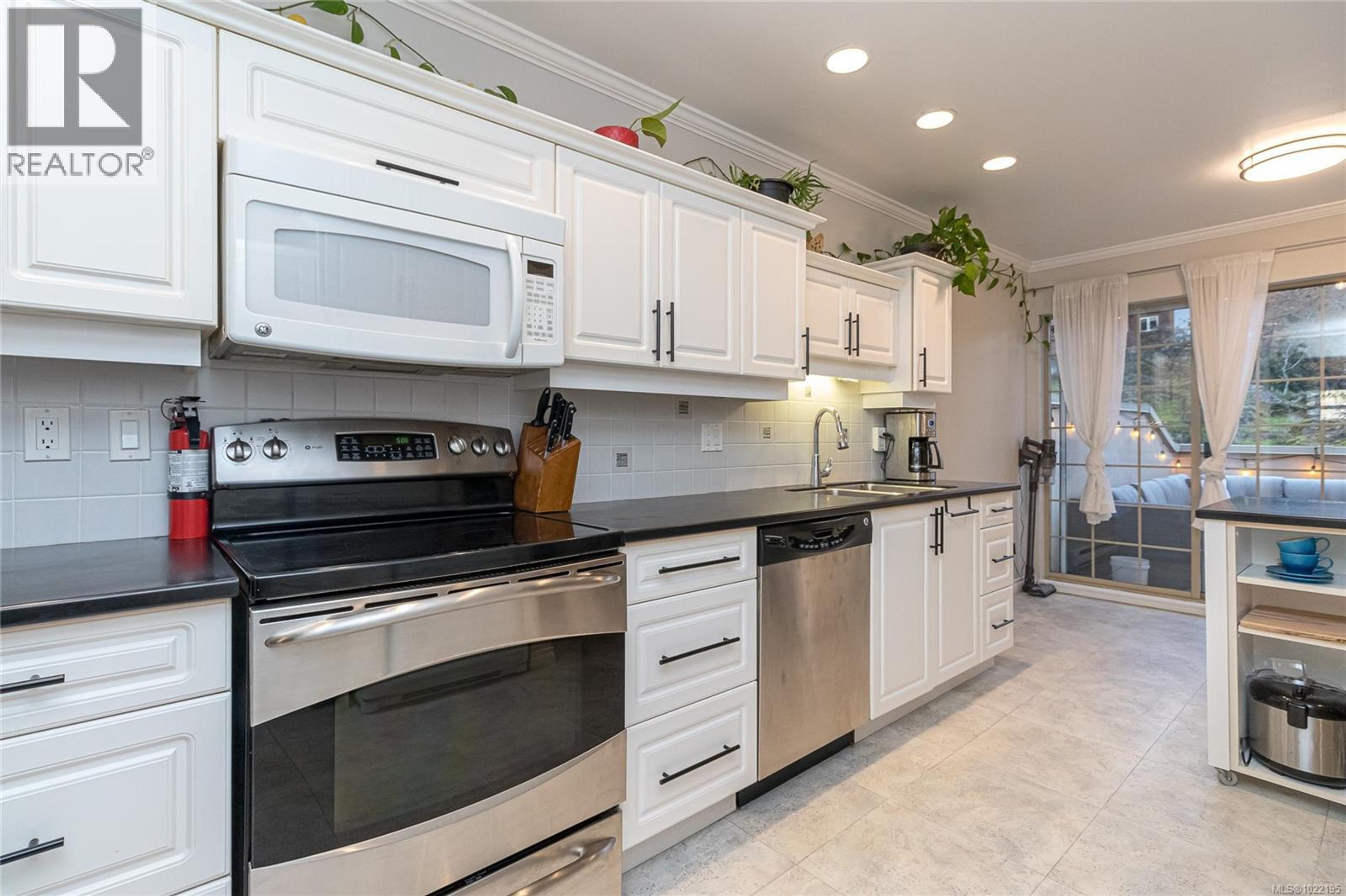 #33 909 ADMIRALS RD - 14