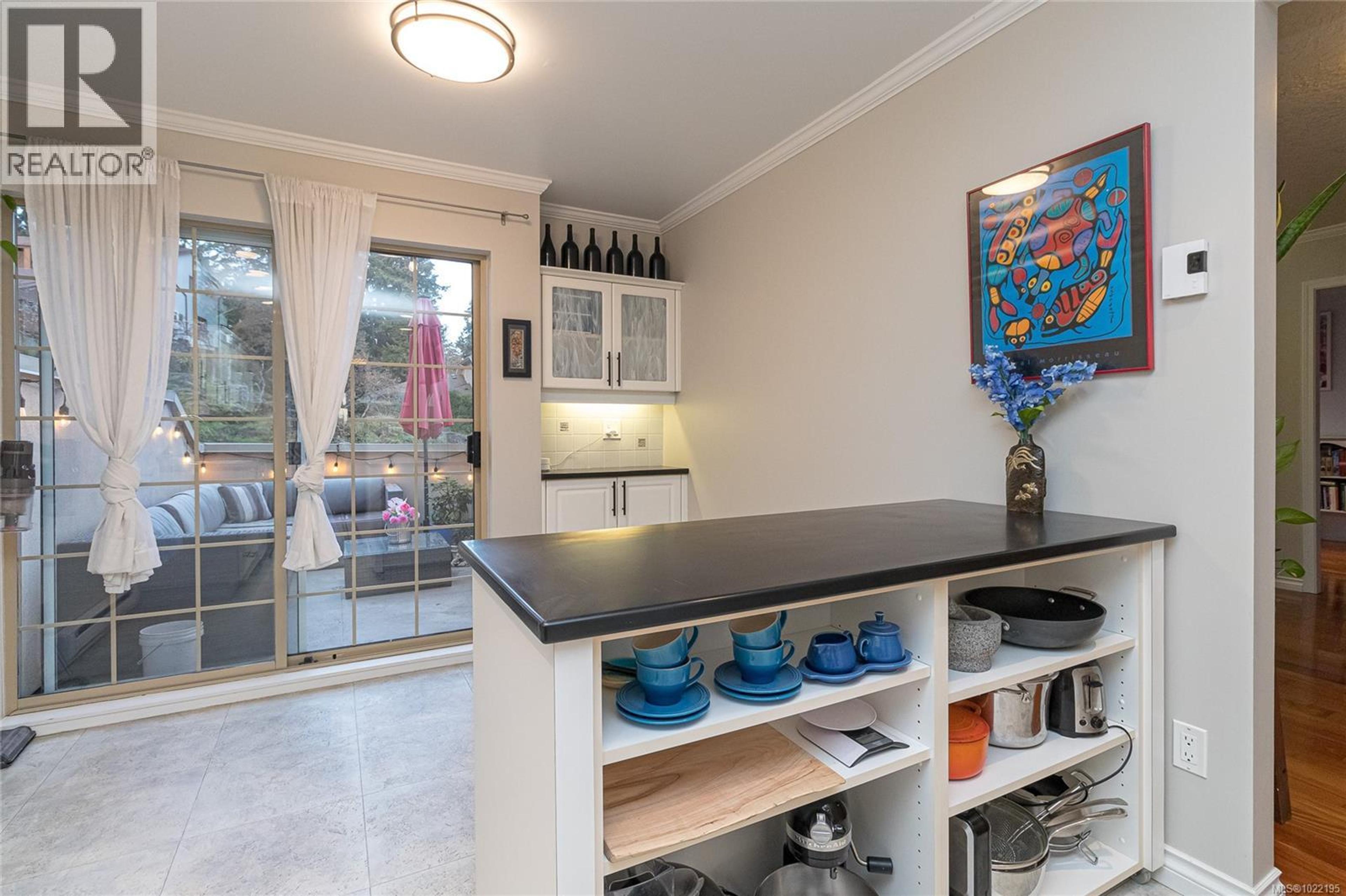 #33 909 ADMIRALS RD - 20