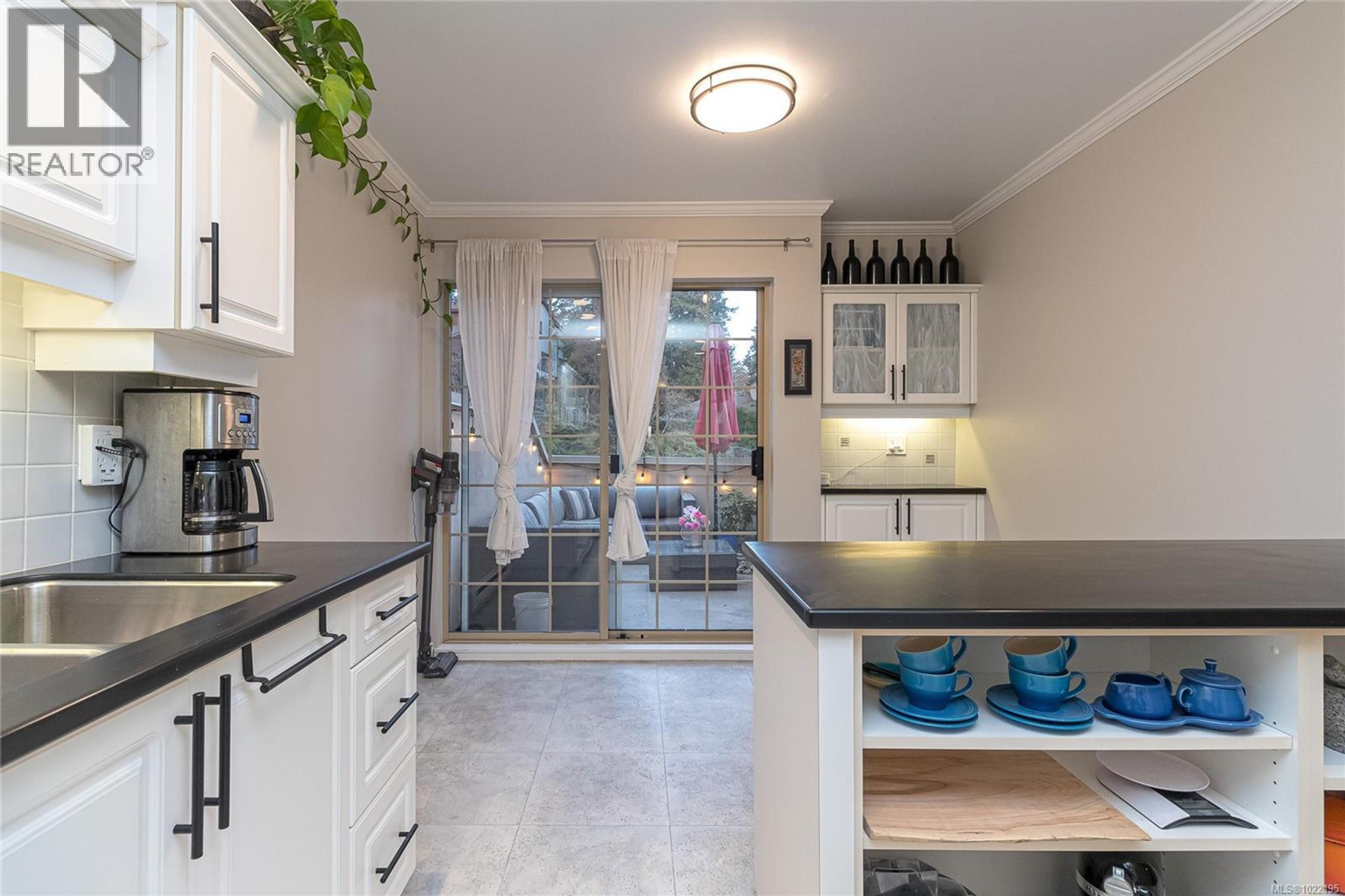 #33 909 ADMIRALS RD - 21