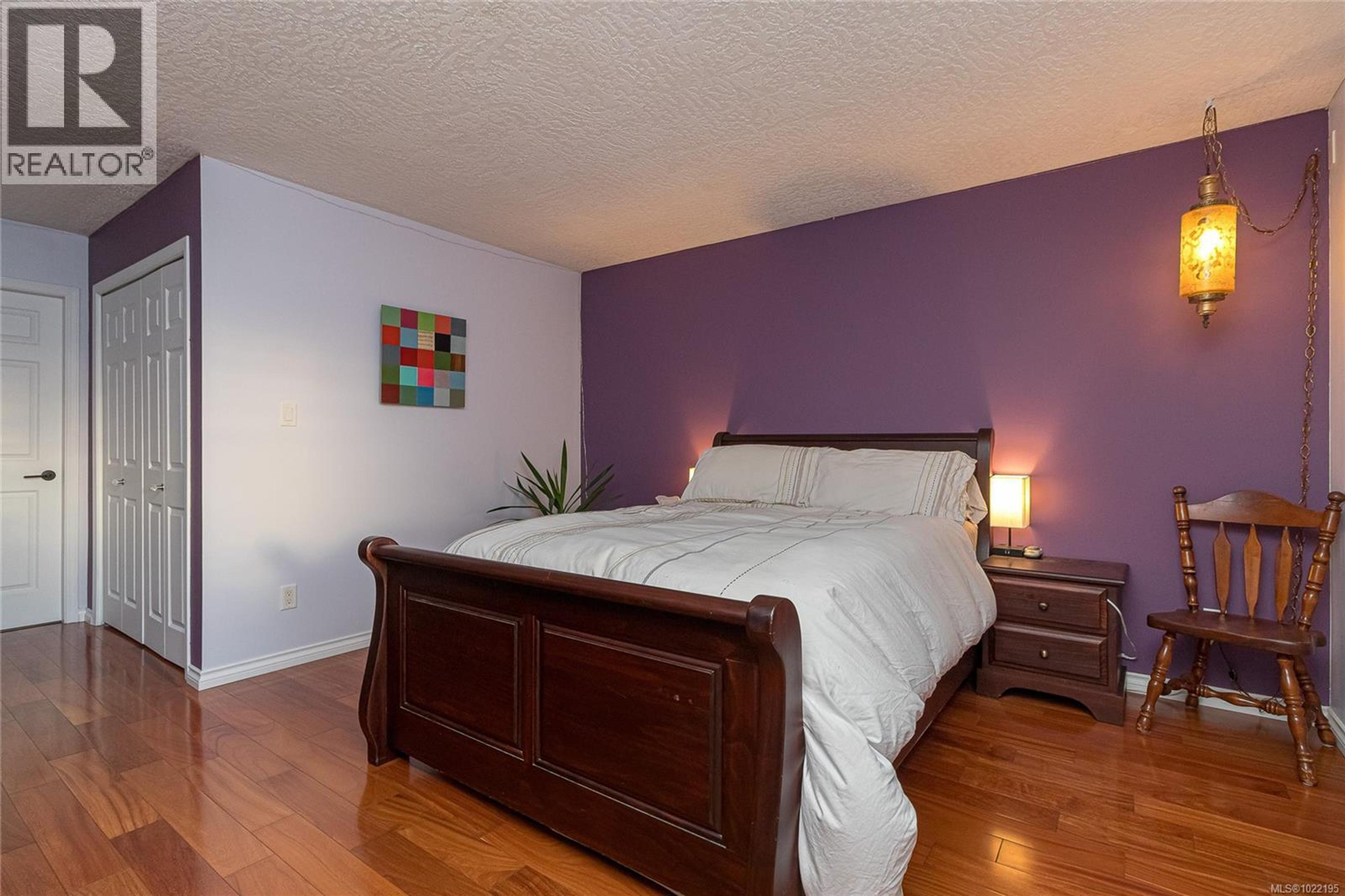 #33 909 ADMIRALS RD - 25