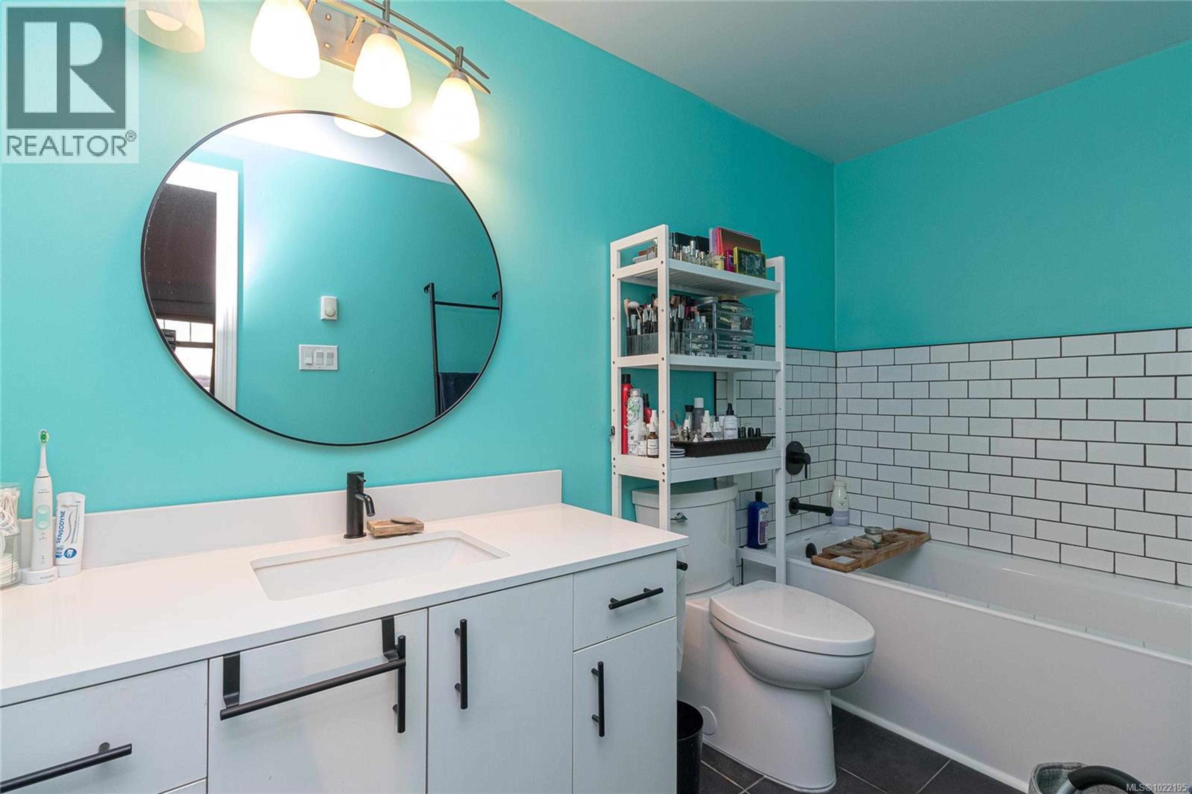 #33 909 ADMIRALS RD - 28