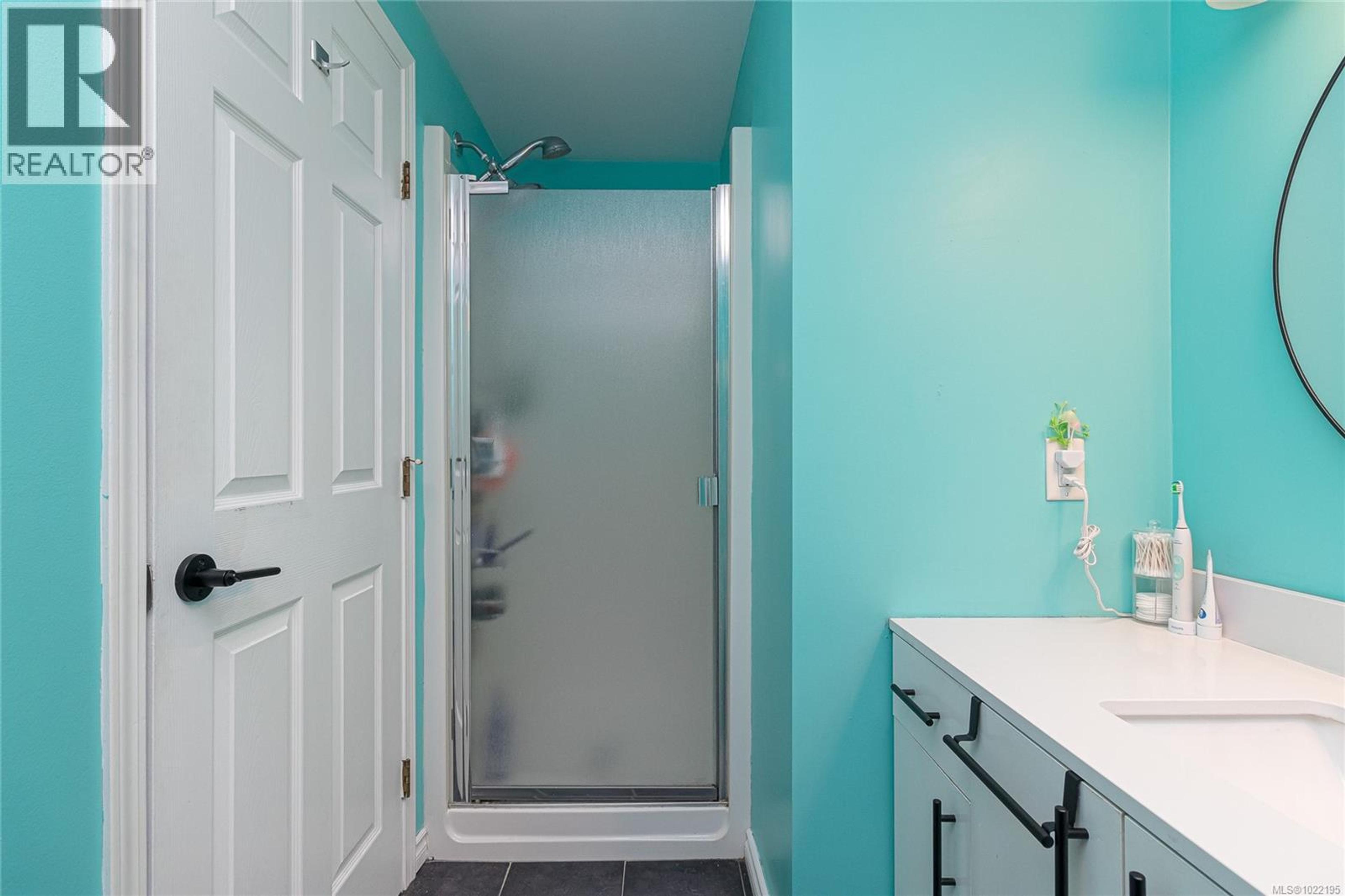 #33 909 ADMIRALS RD - 29