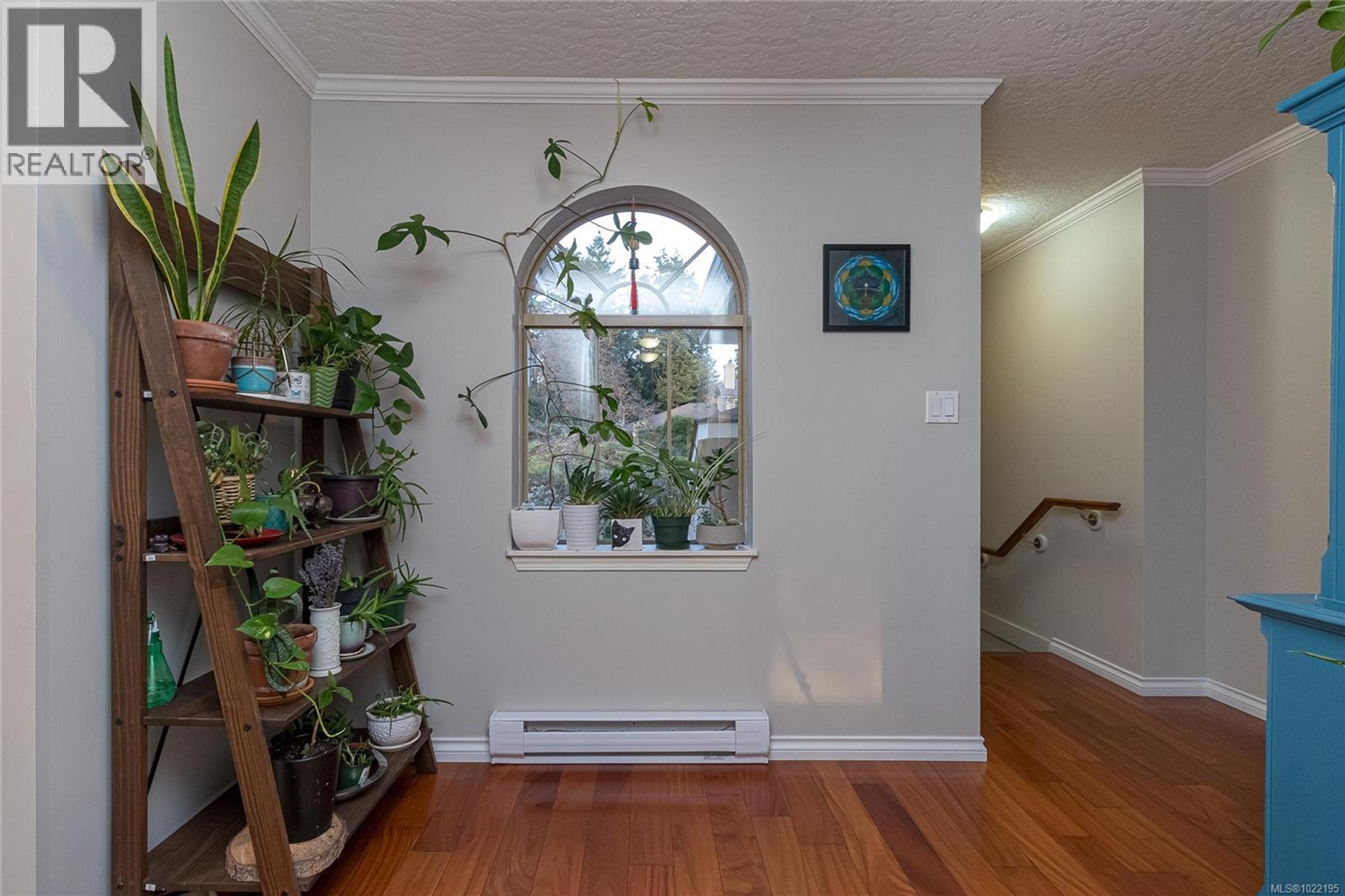 #33 909 ADMIRALS RD - 30