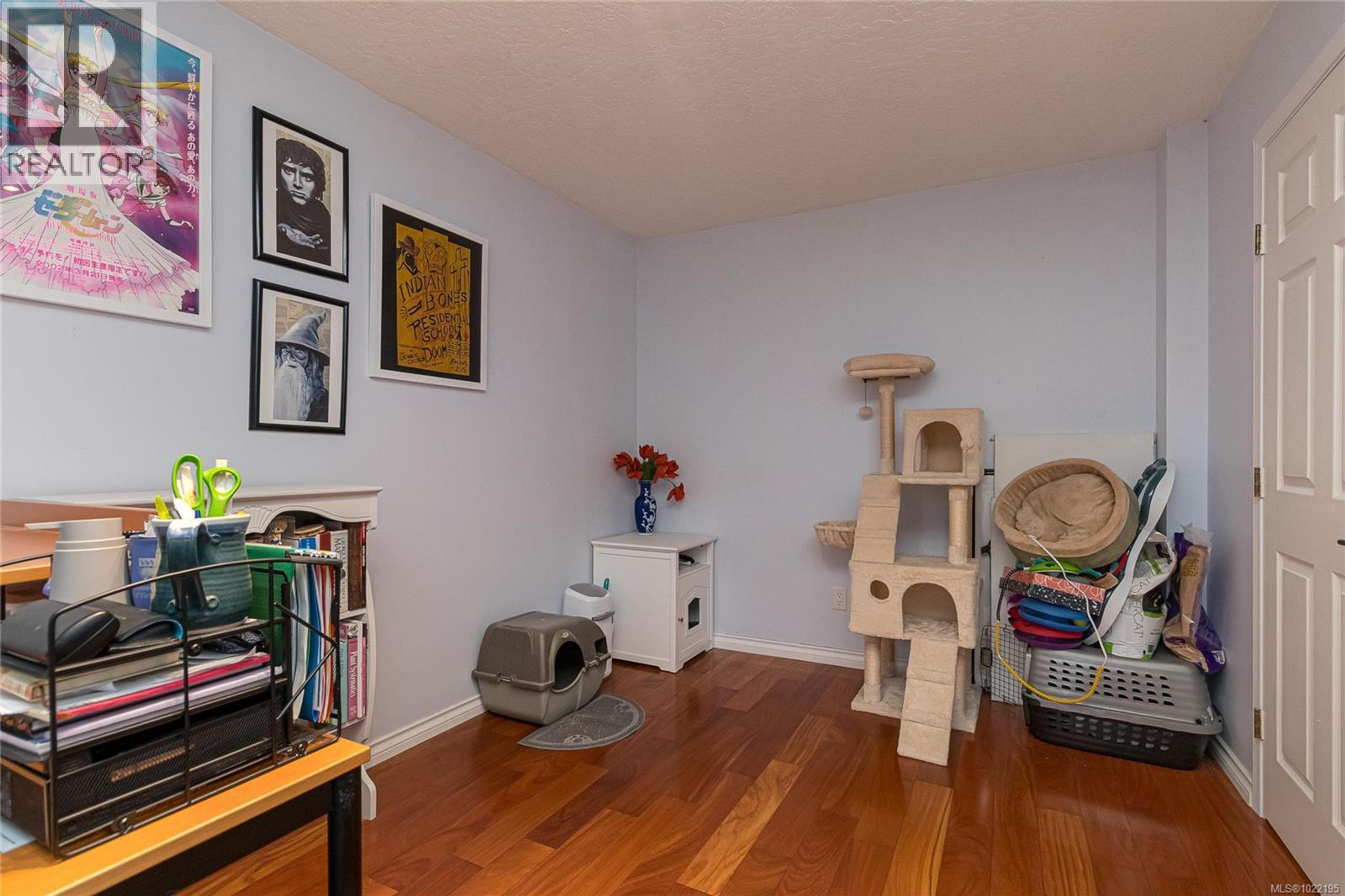 #33 909 ADMIRALS RD - 33