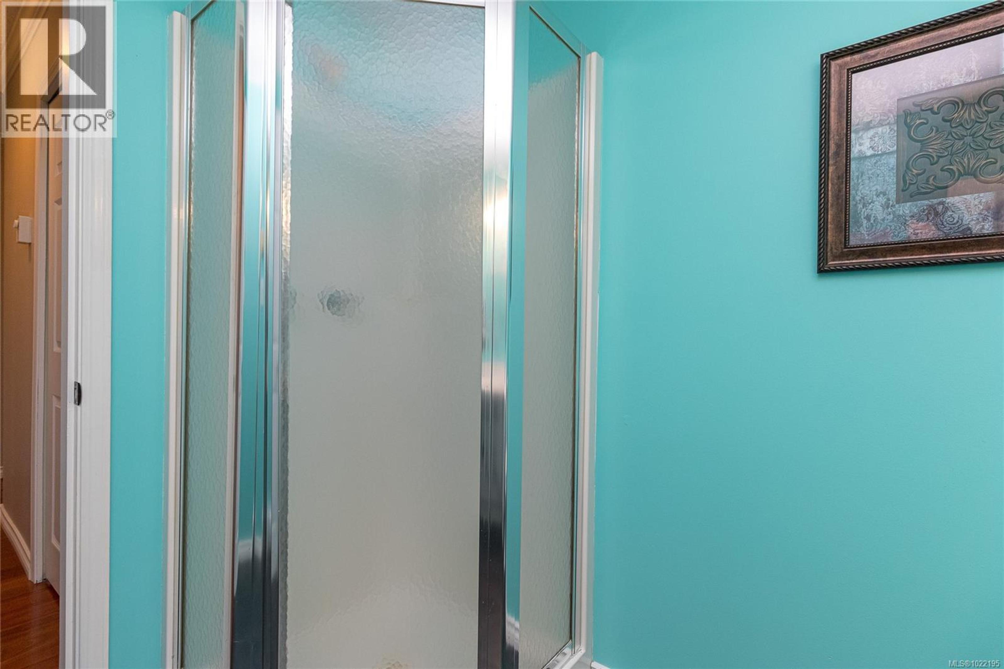 #33 909 ADMIRALS RD - 35