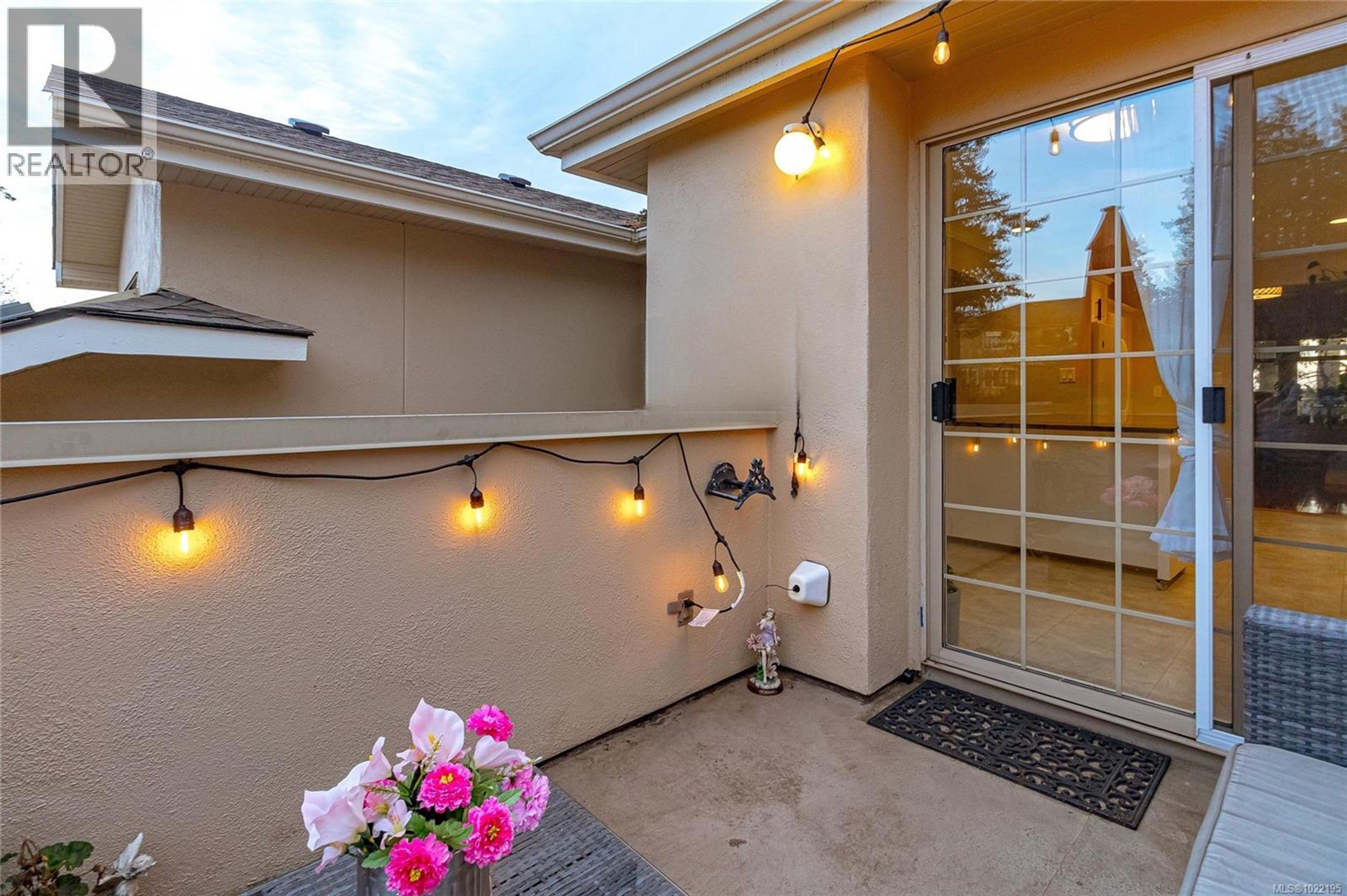 #33 909 ADMIRALS RD - 38