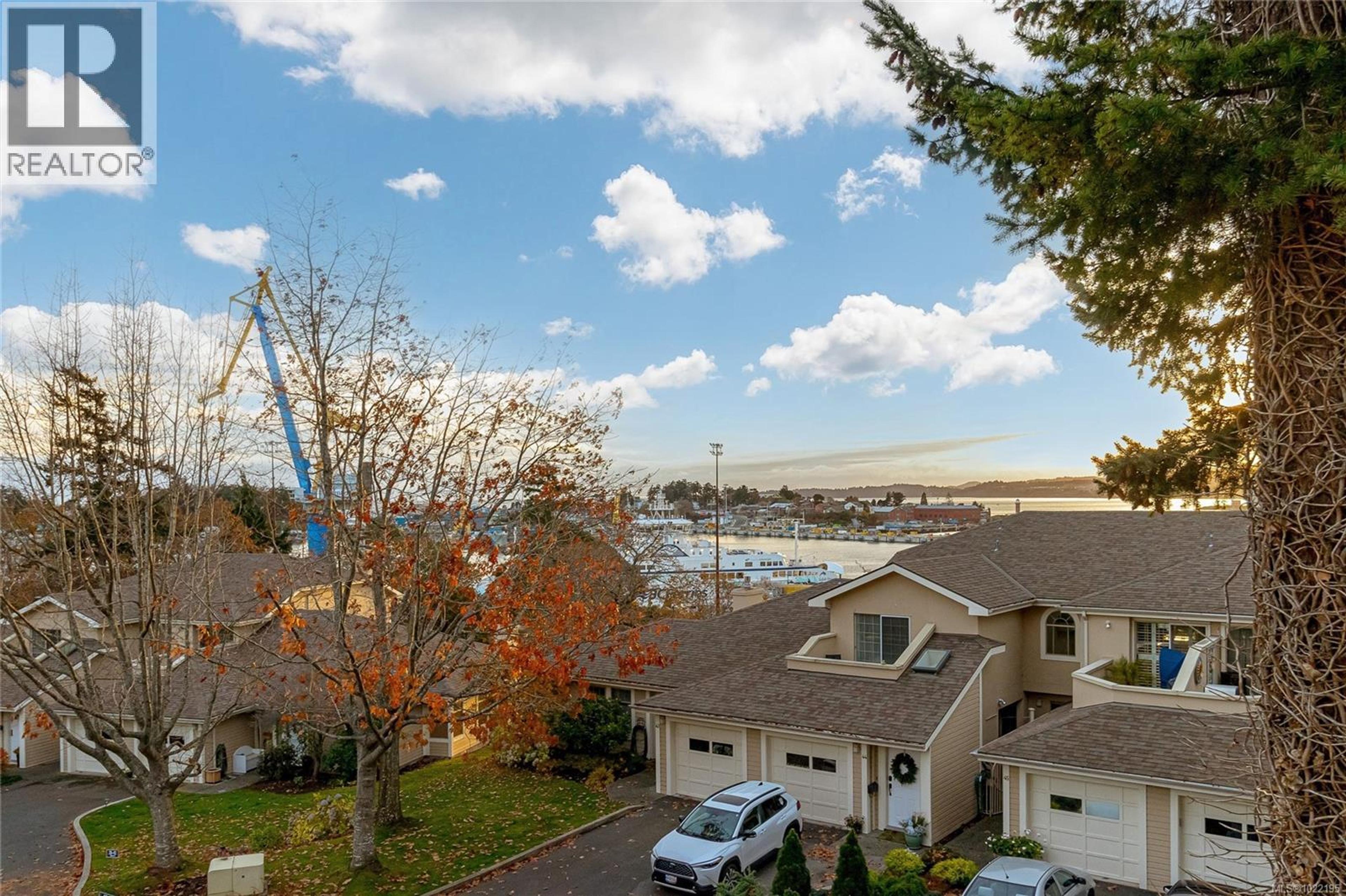 #33 909 ADMIRALS RD - 43