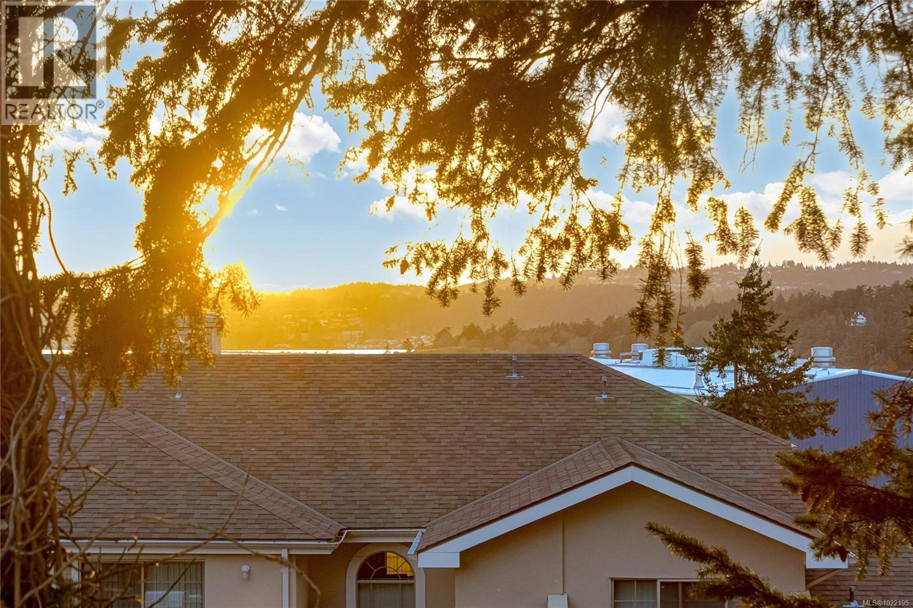 #33 909 ADMIRALS RD - 49