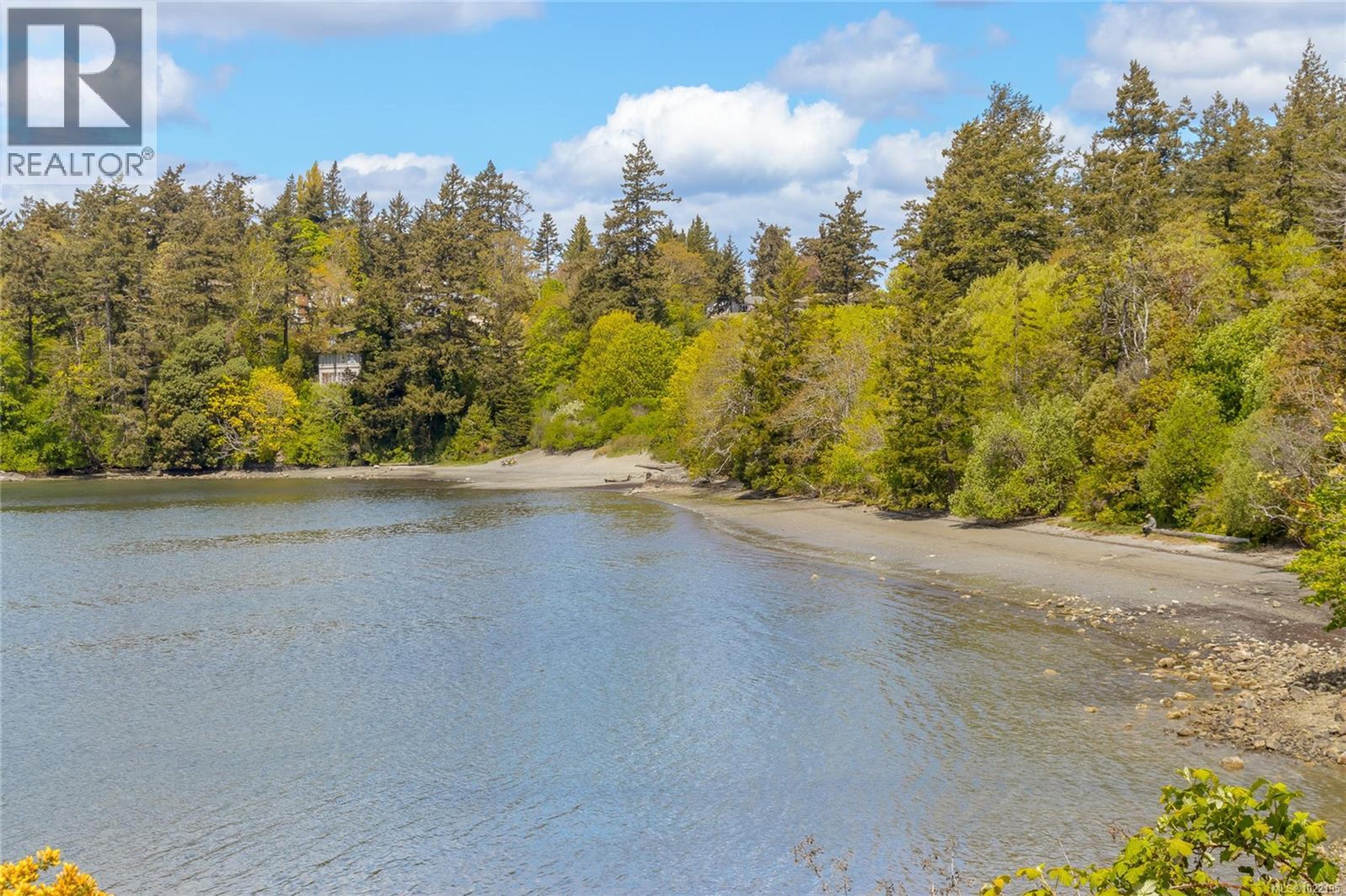 #33 909 ADMIRALS RD - 52