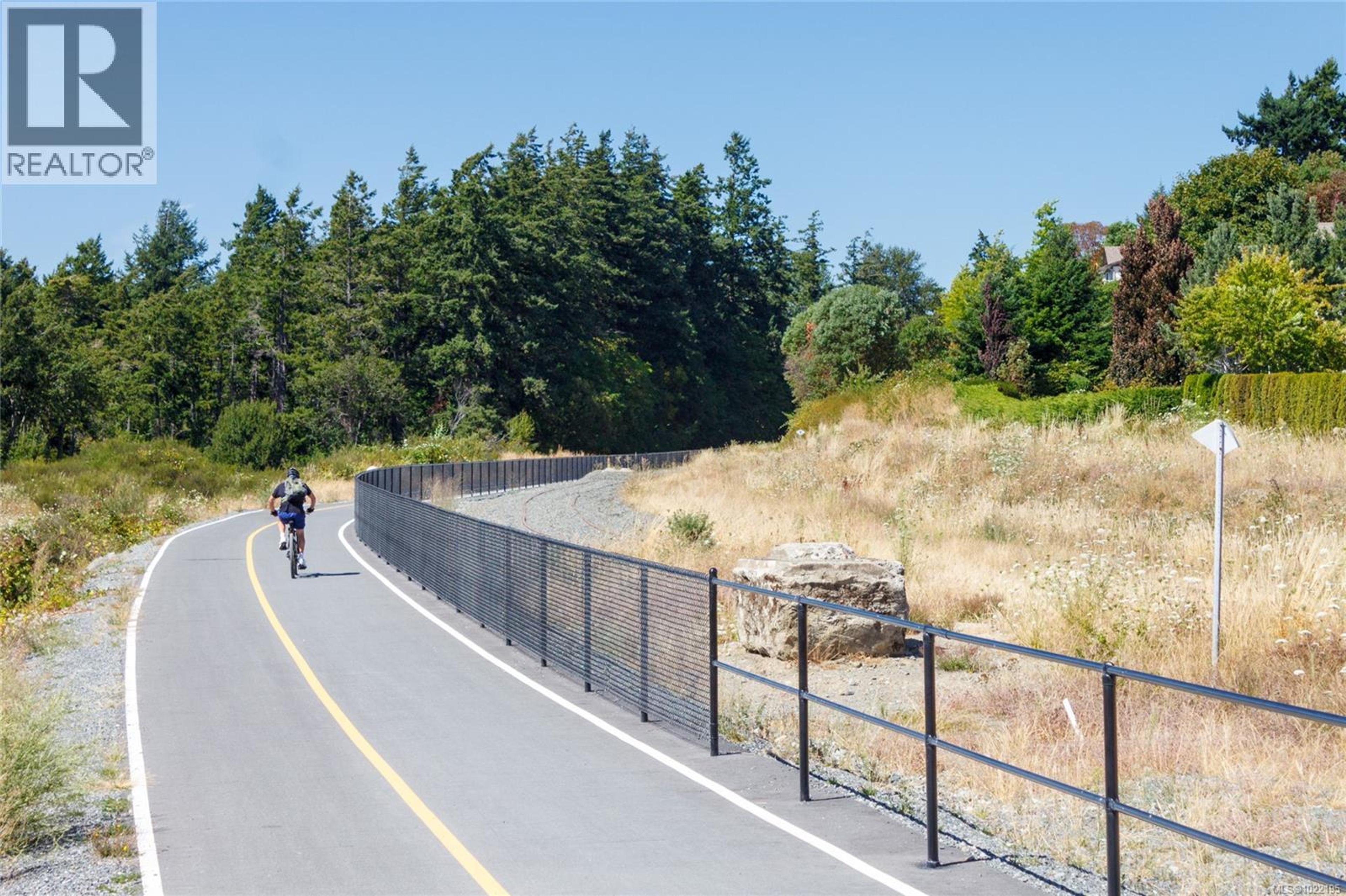 #33 909 ADMIRALS RD - 53