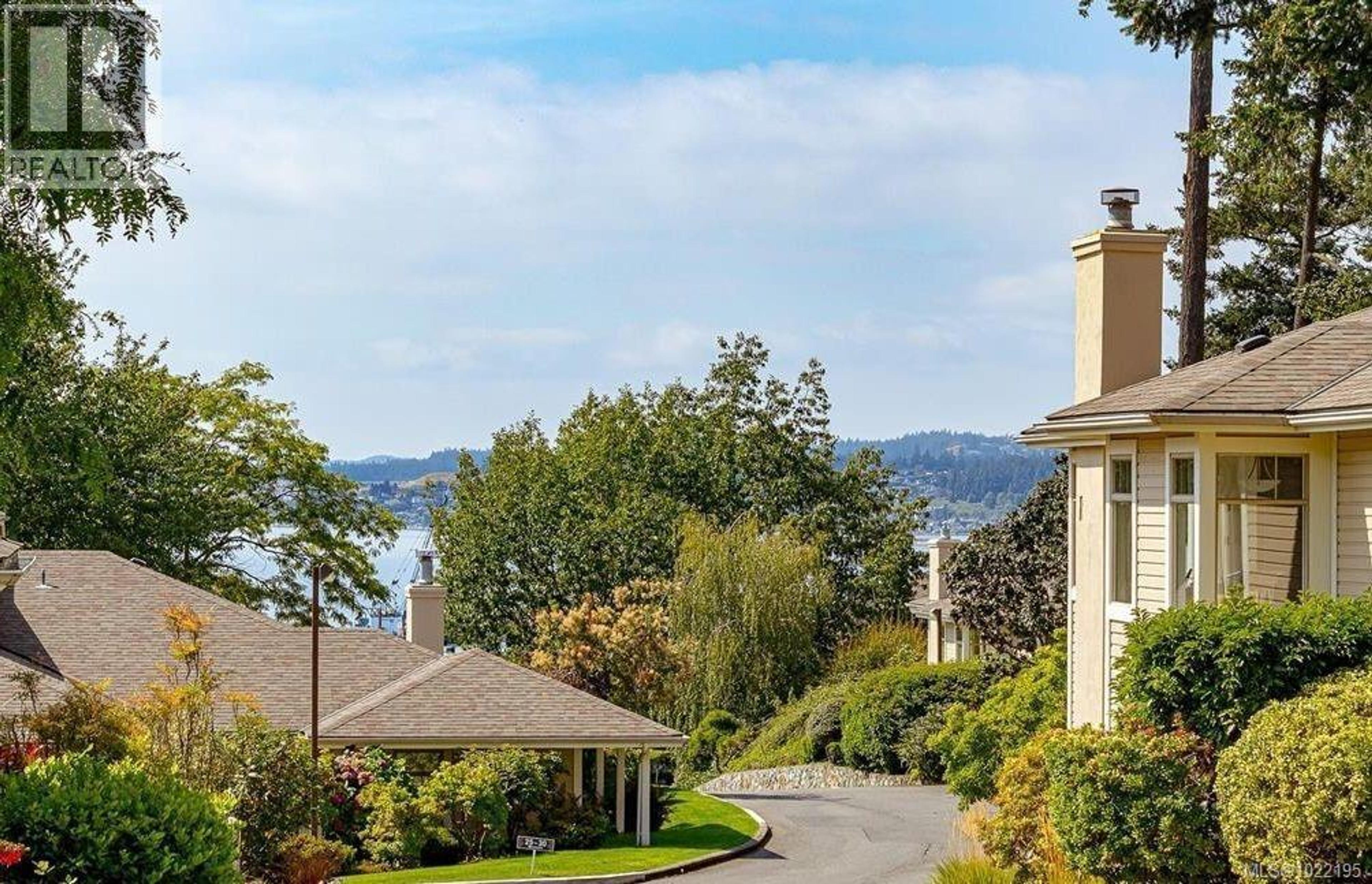 #33 909 ADMIRALS RD - 62