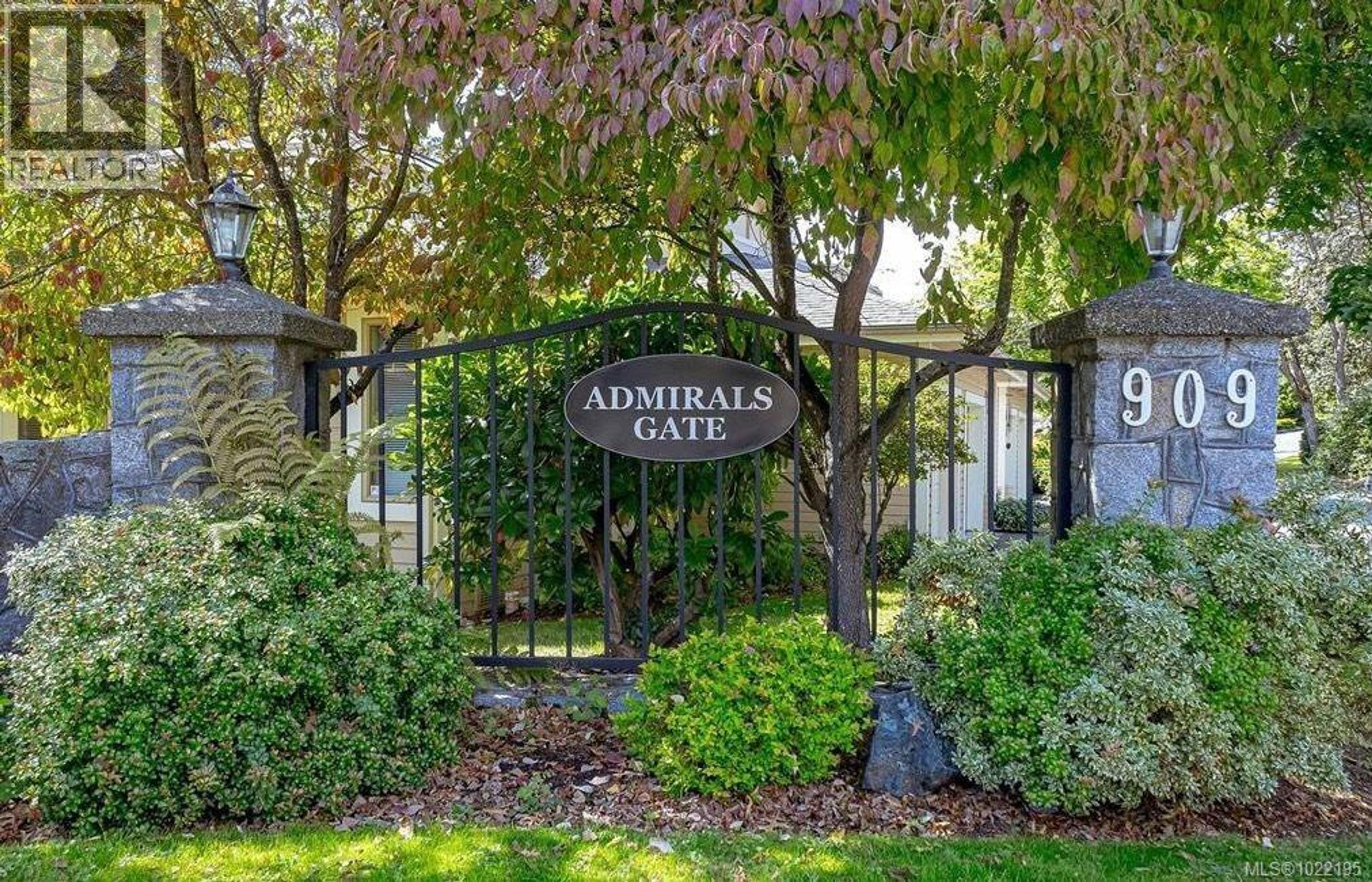 #33 909 ADMIRALS RD - 64