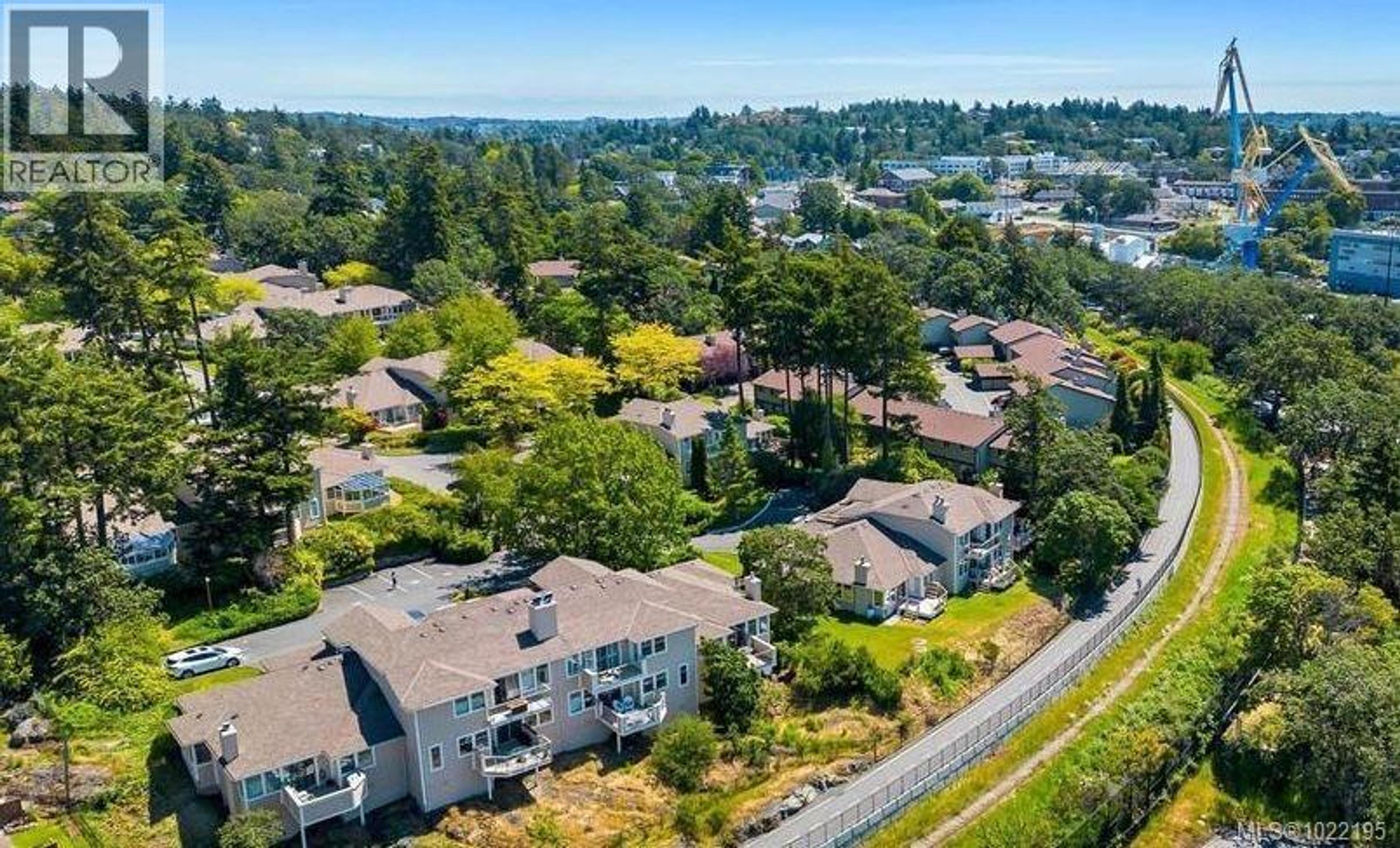 #33 909 ADMIRALS RD - 66