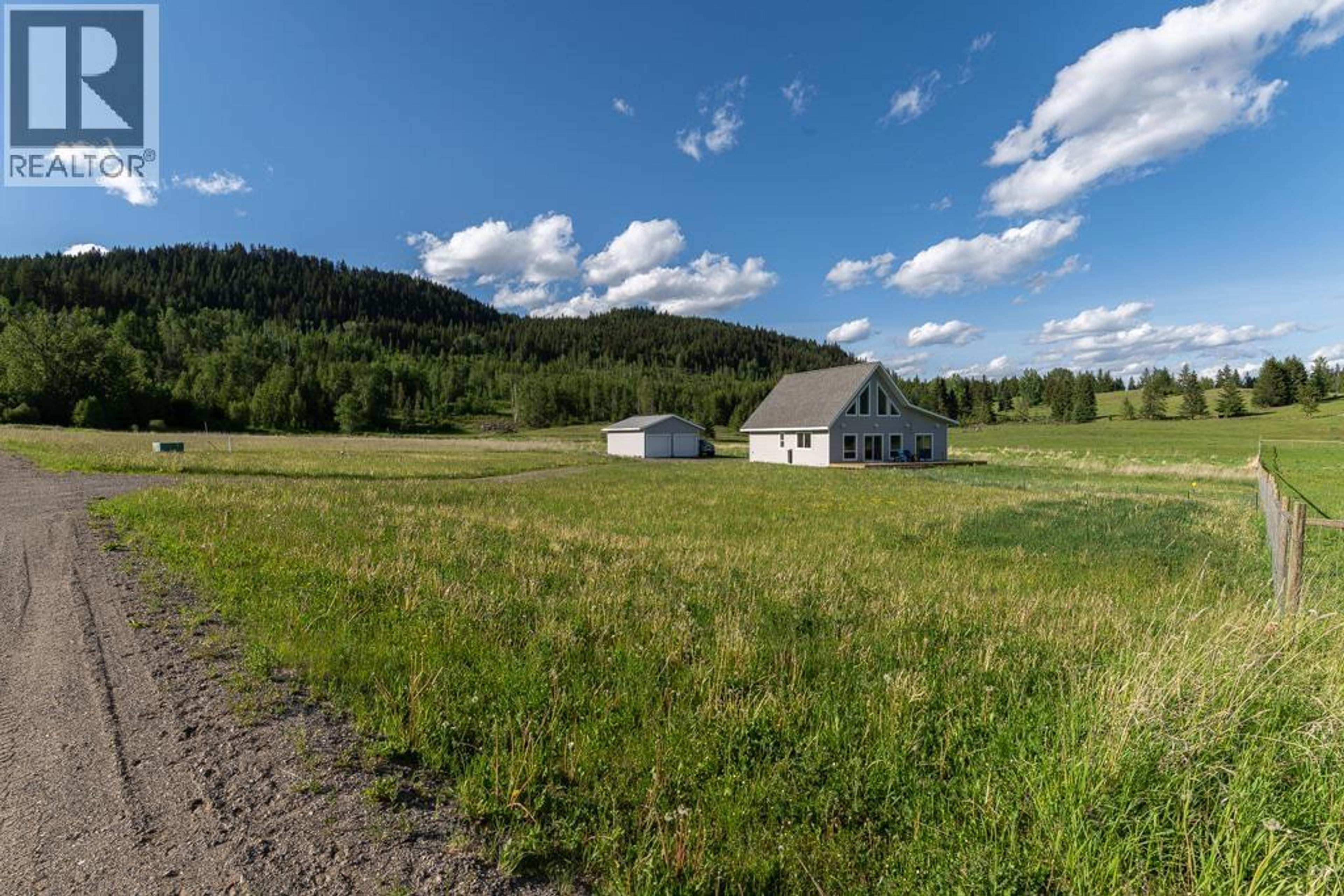 3963 CANIMVIEW DRIVE - Main Image