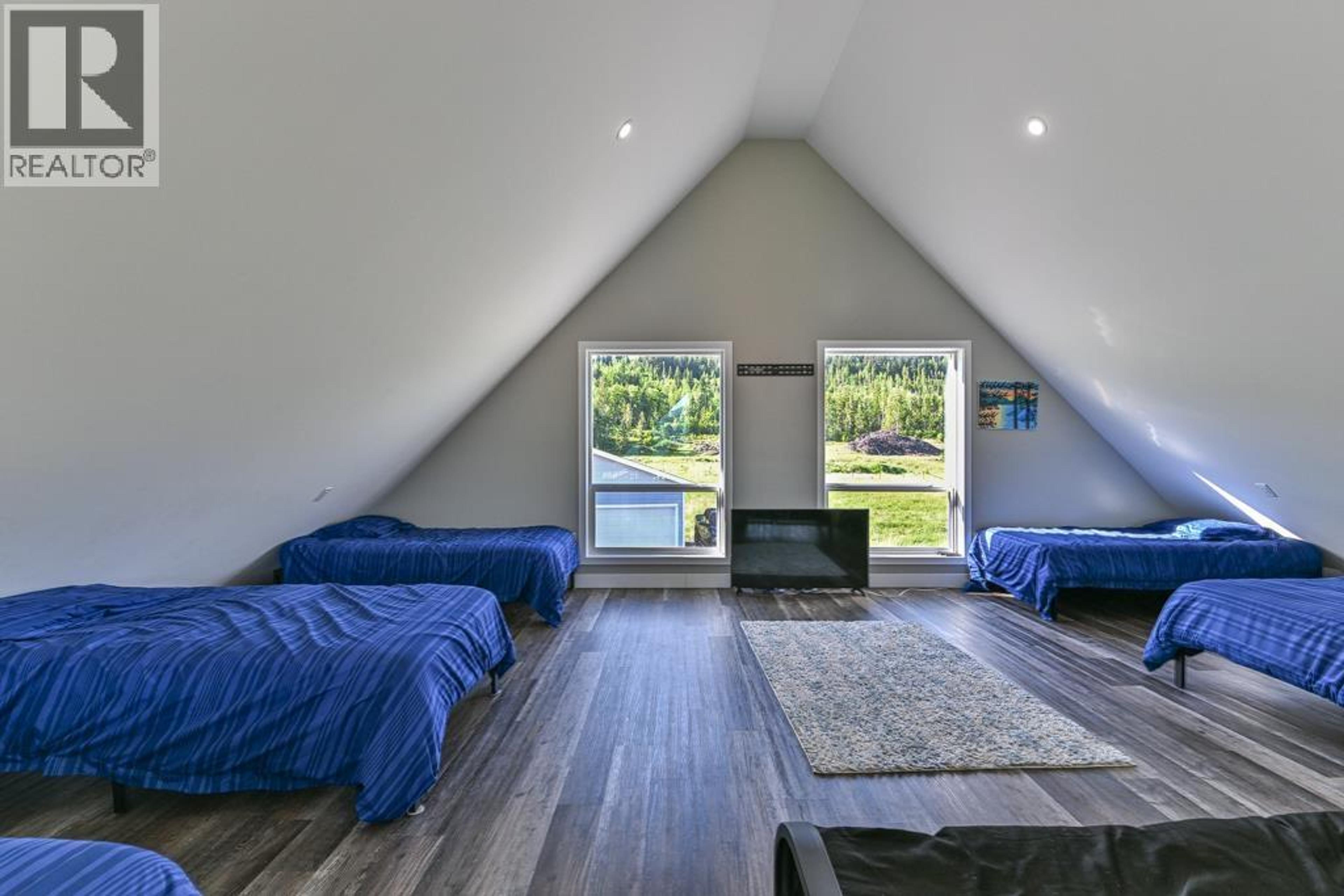 3963 CANIMVIEW DRIVE - 37