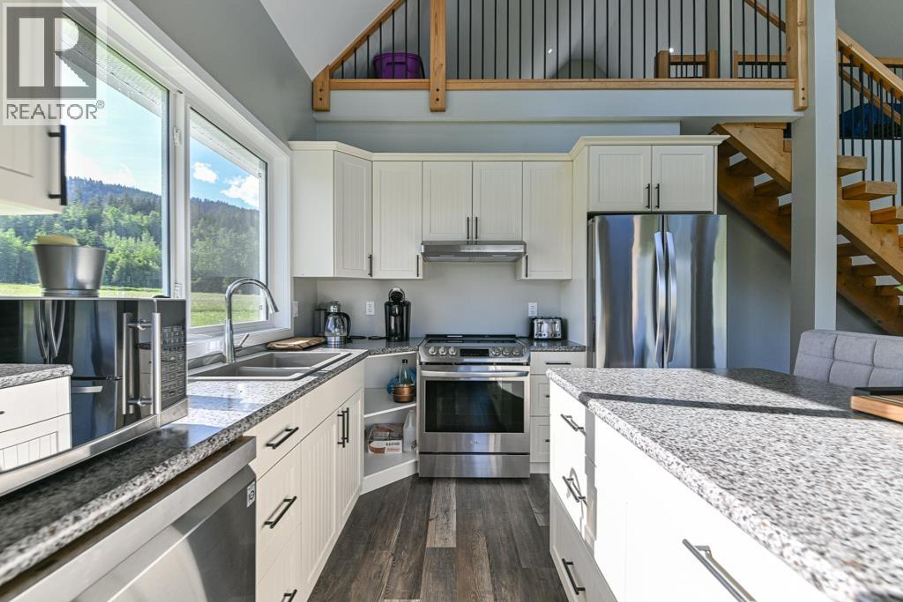 3963 CANIMVIEW DRIVE - 24