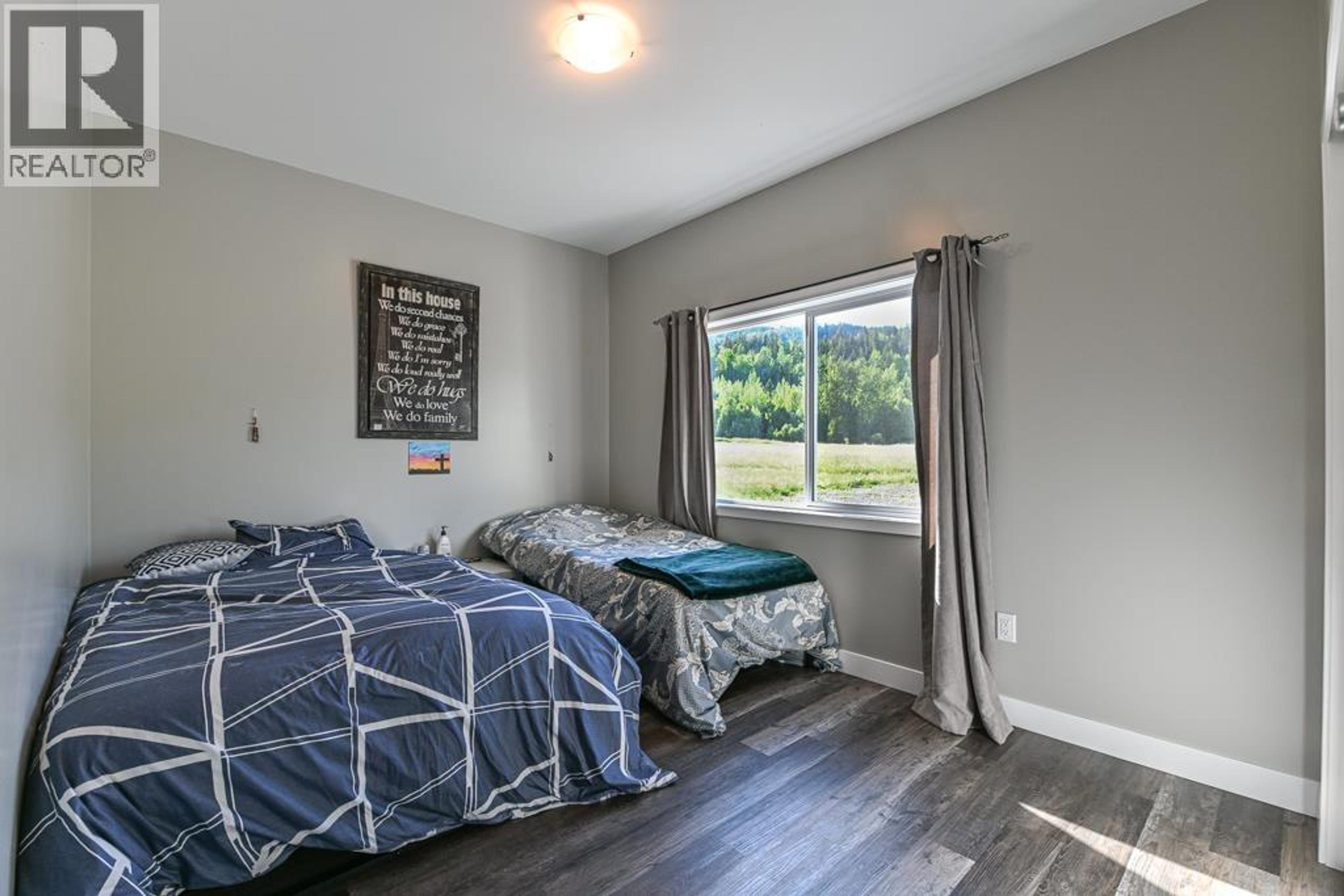 3963 CANIMVIEW DRIVE - 34