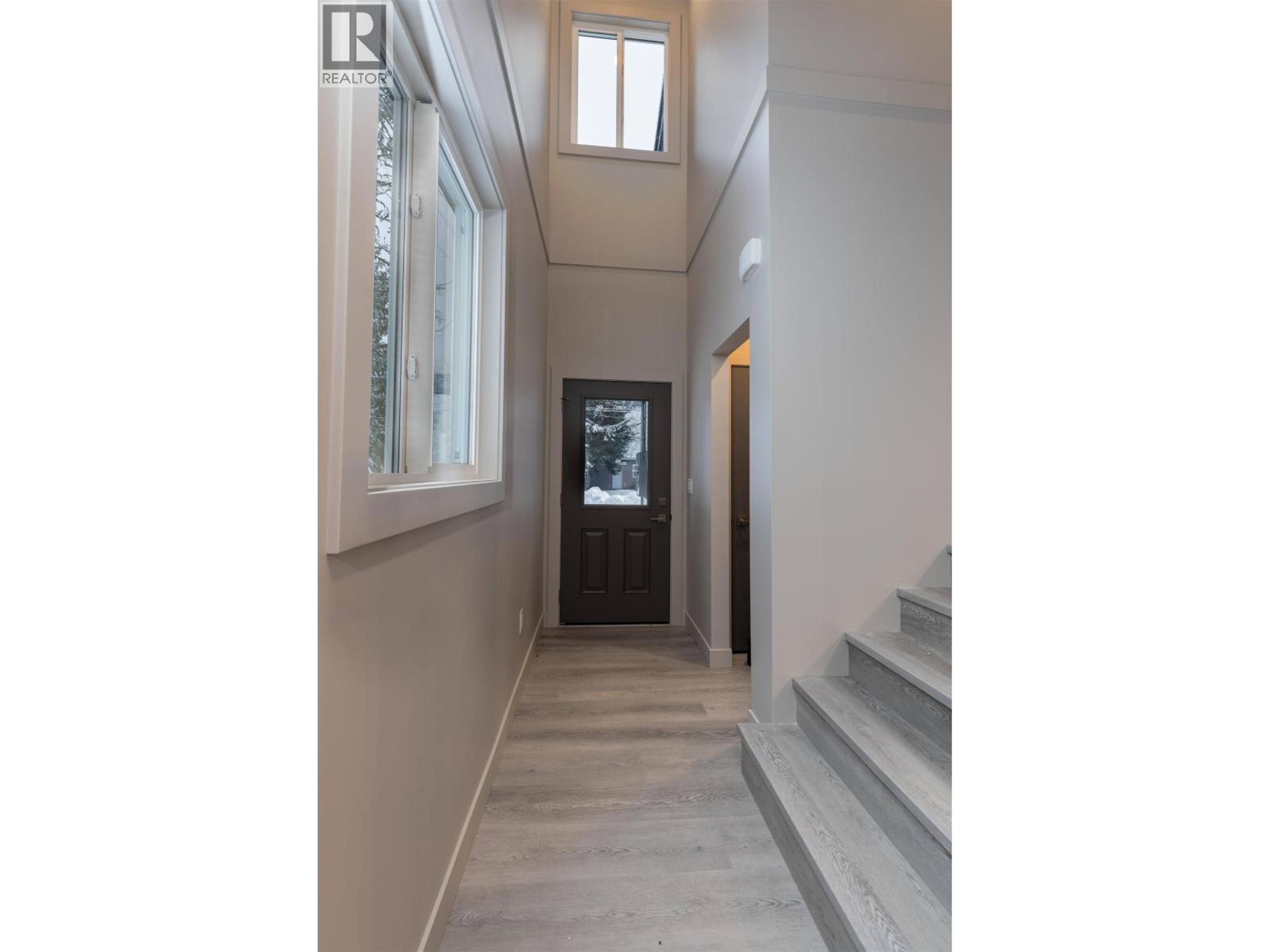 #2 4007 BENNER STREET - 11