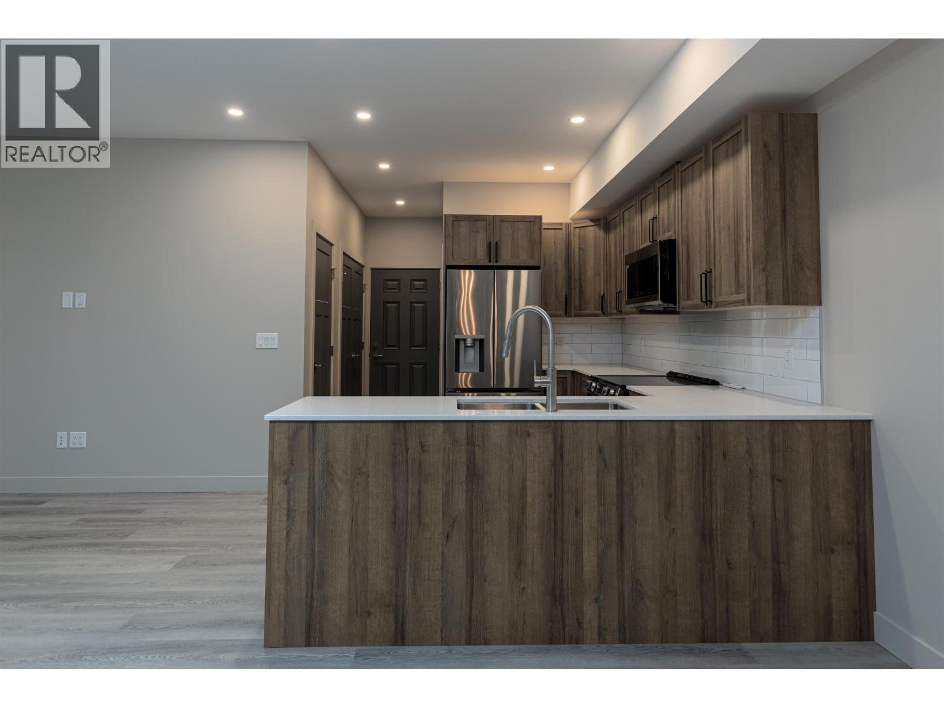 #2 4007 BENNER STREET - 7