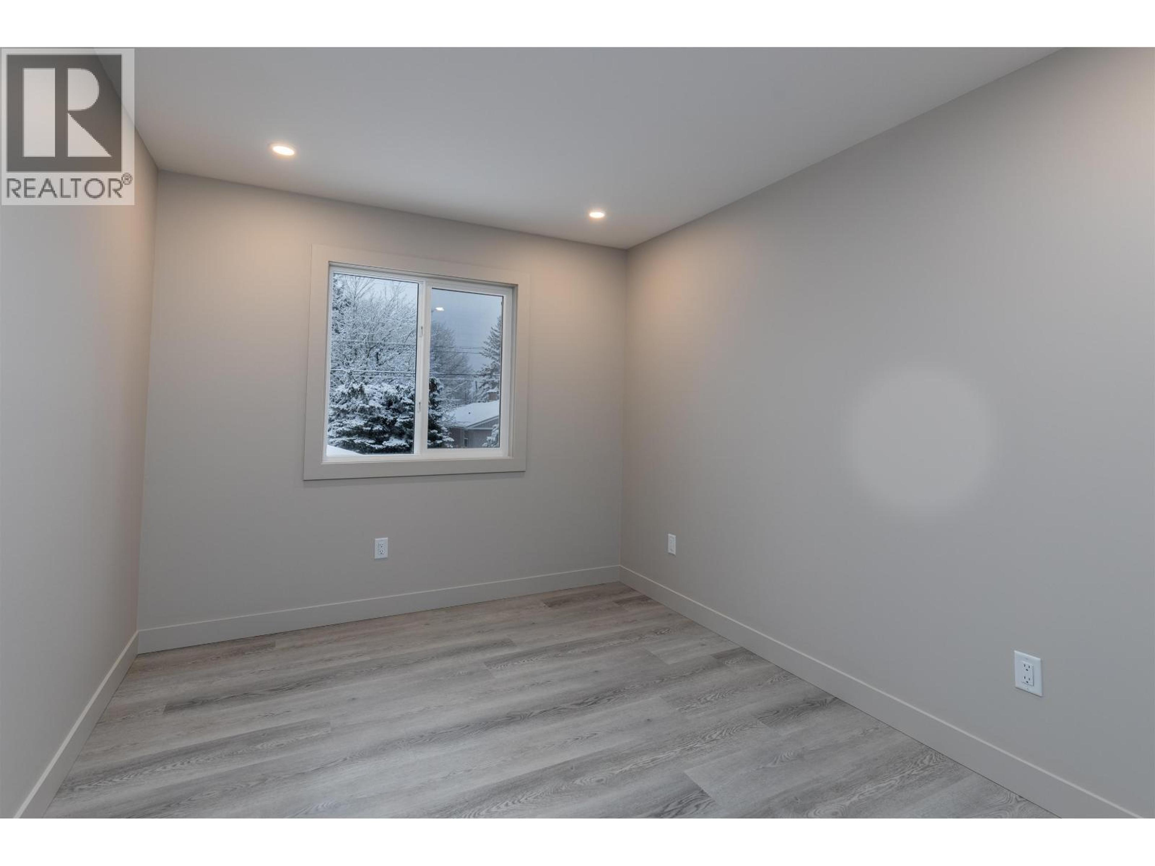 #2 4007 BENNER STREET - 21