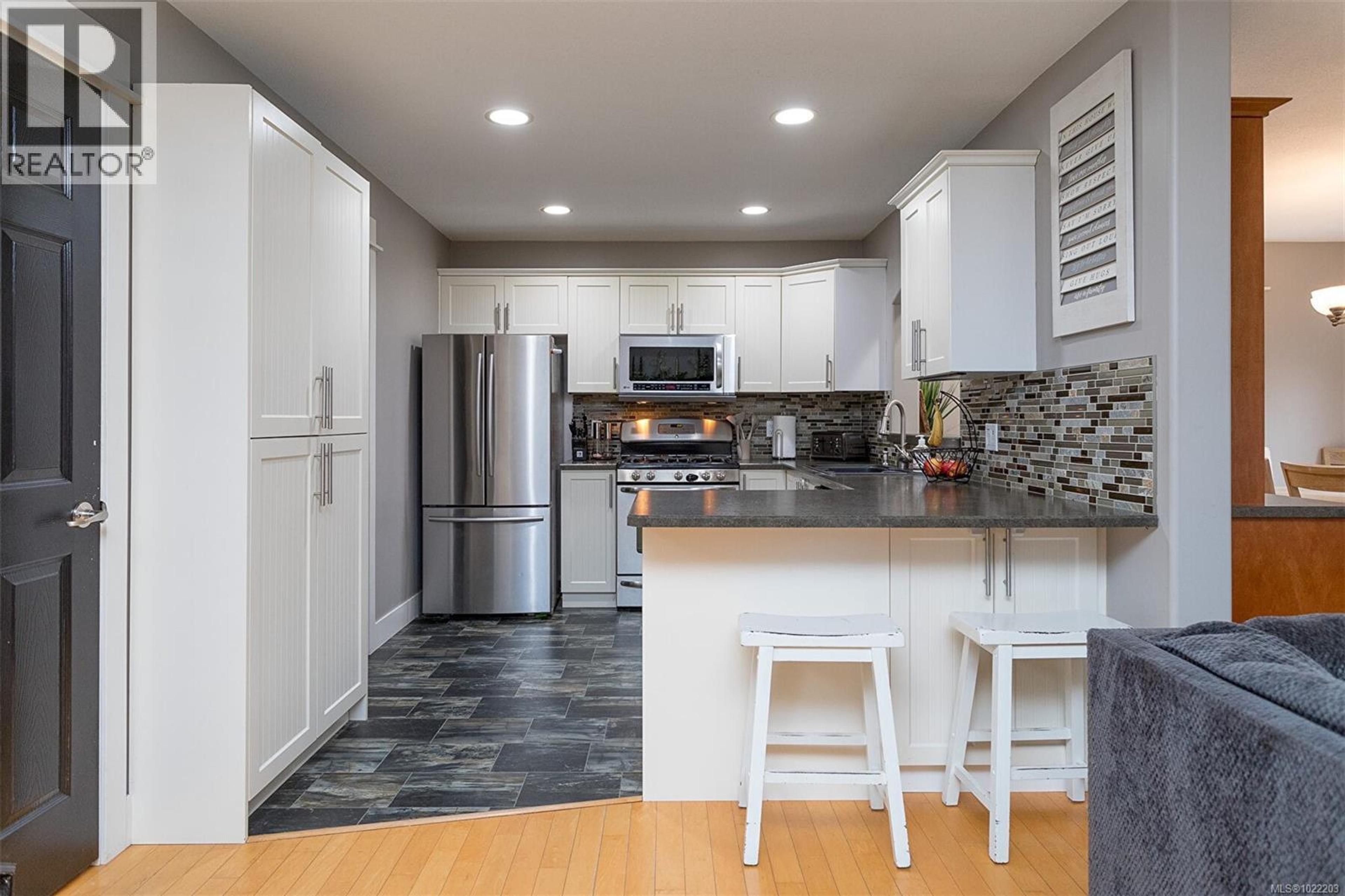 3649 HOLLAND AVE - 12