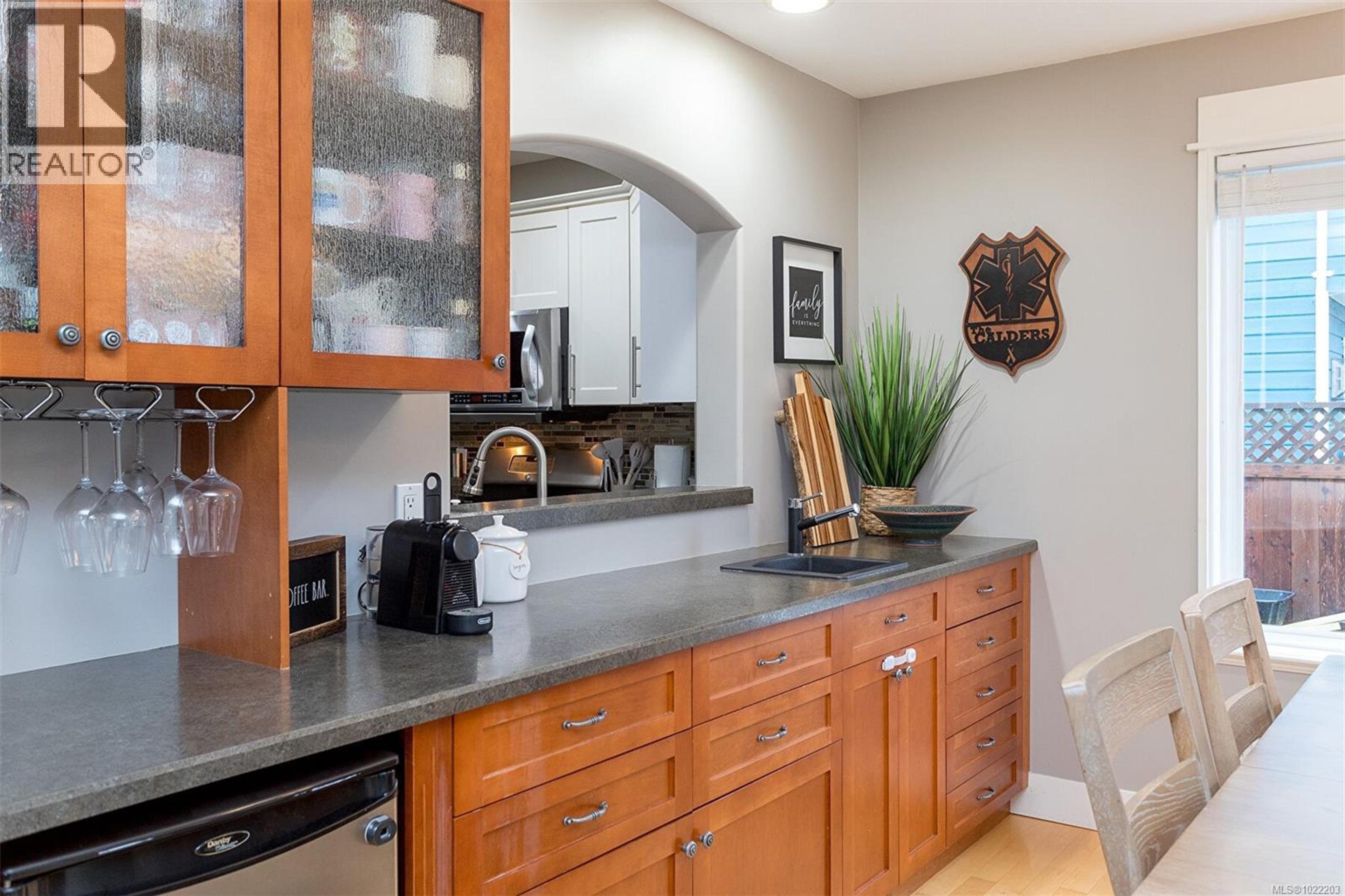 3649 HOLLAND AVE - 11