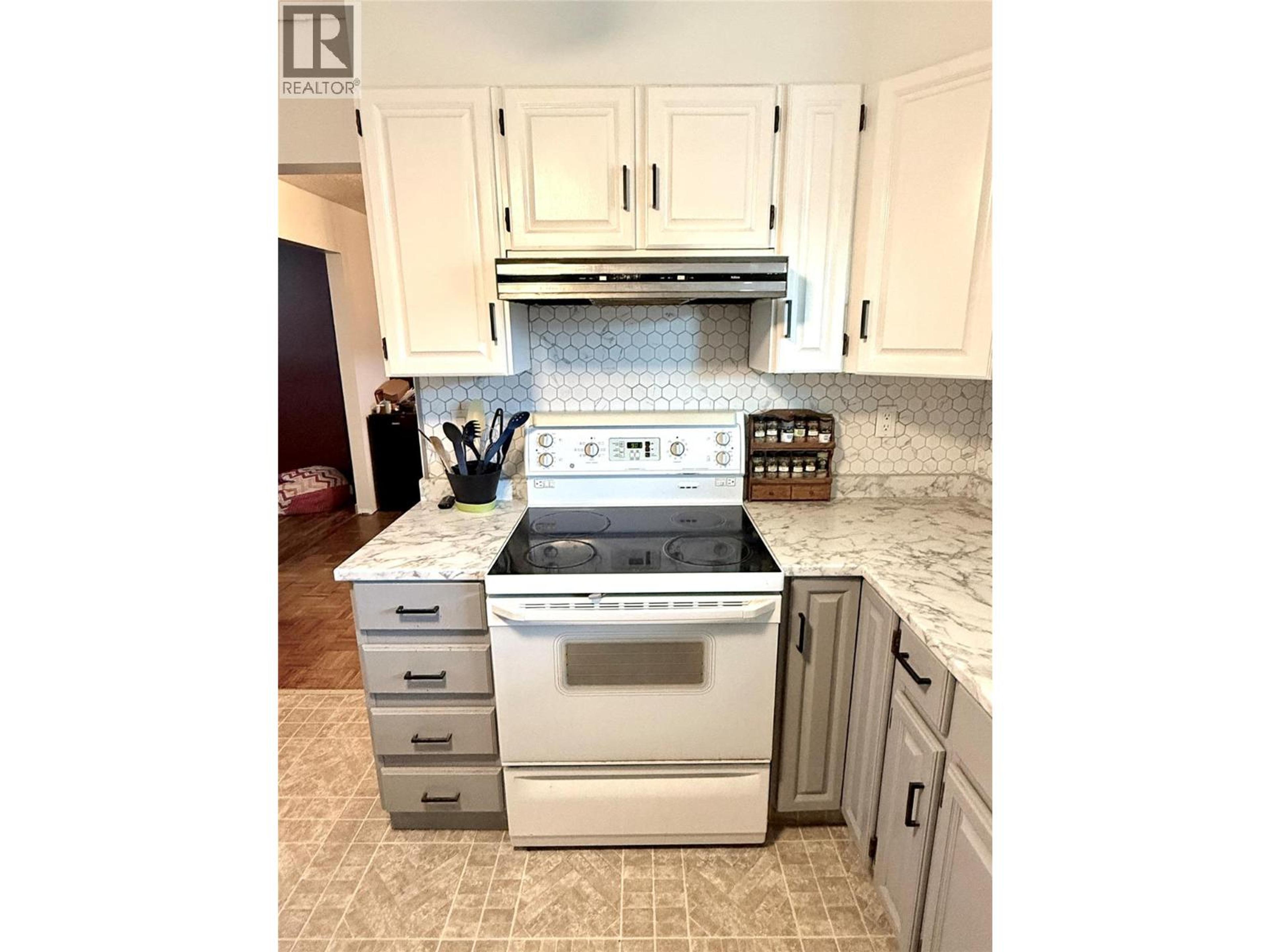 226 BROOKE DRIVE - Image 5