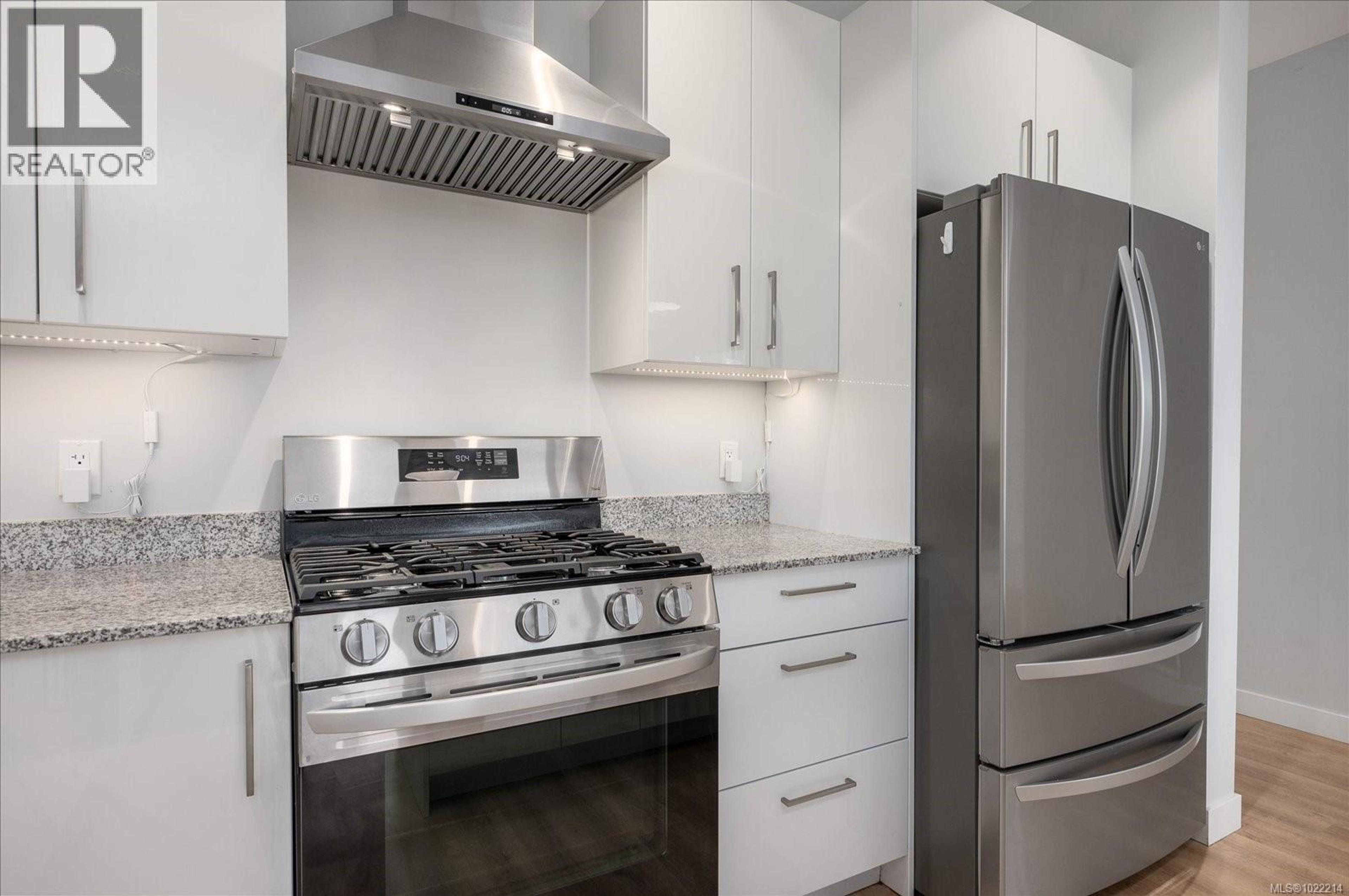 #5 119 MOILLIET ST - 24