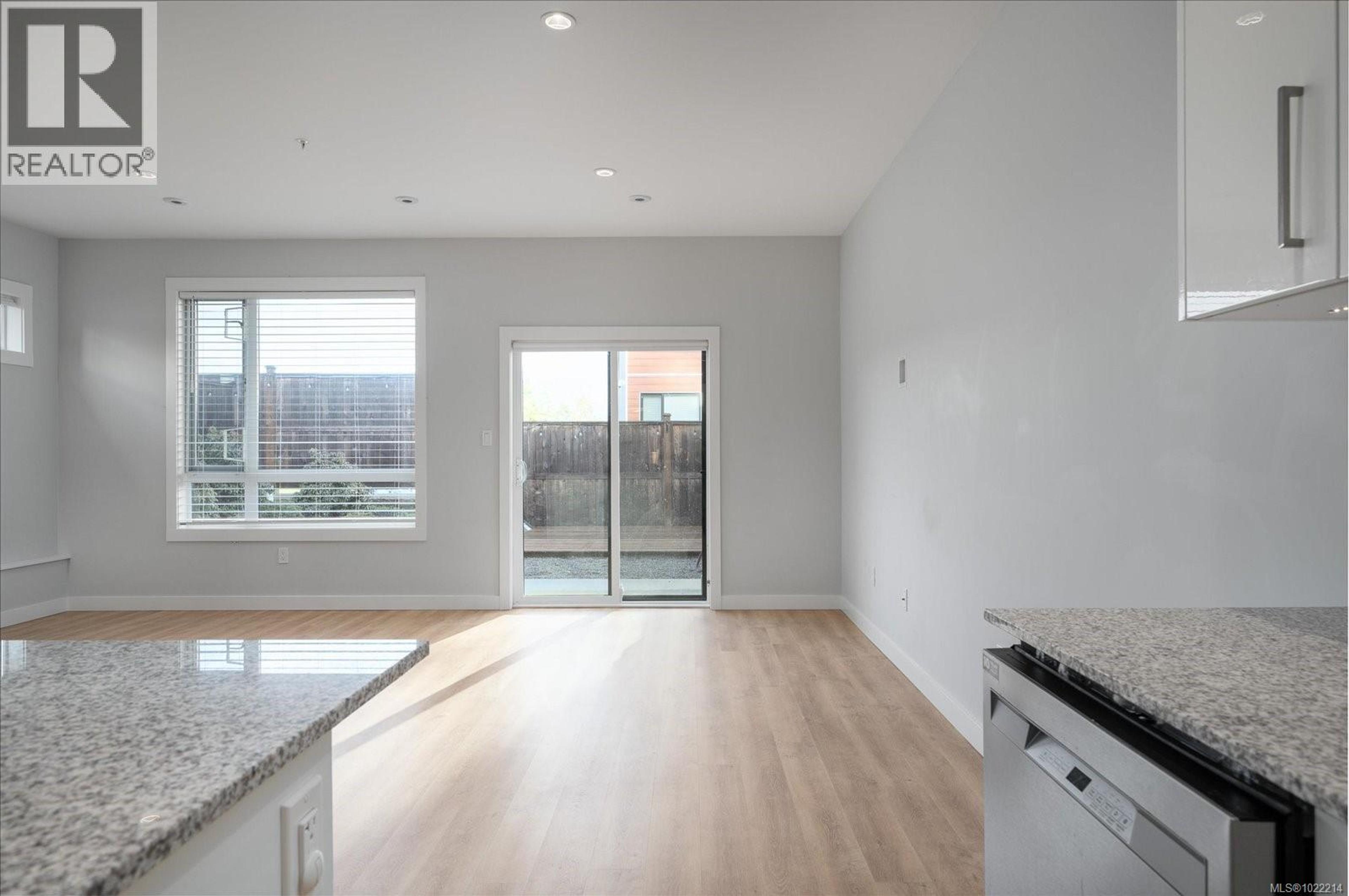 #5 119 MOILLIET ST - 27