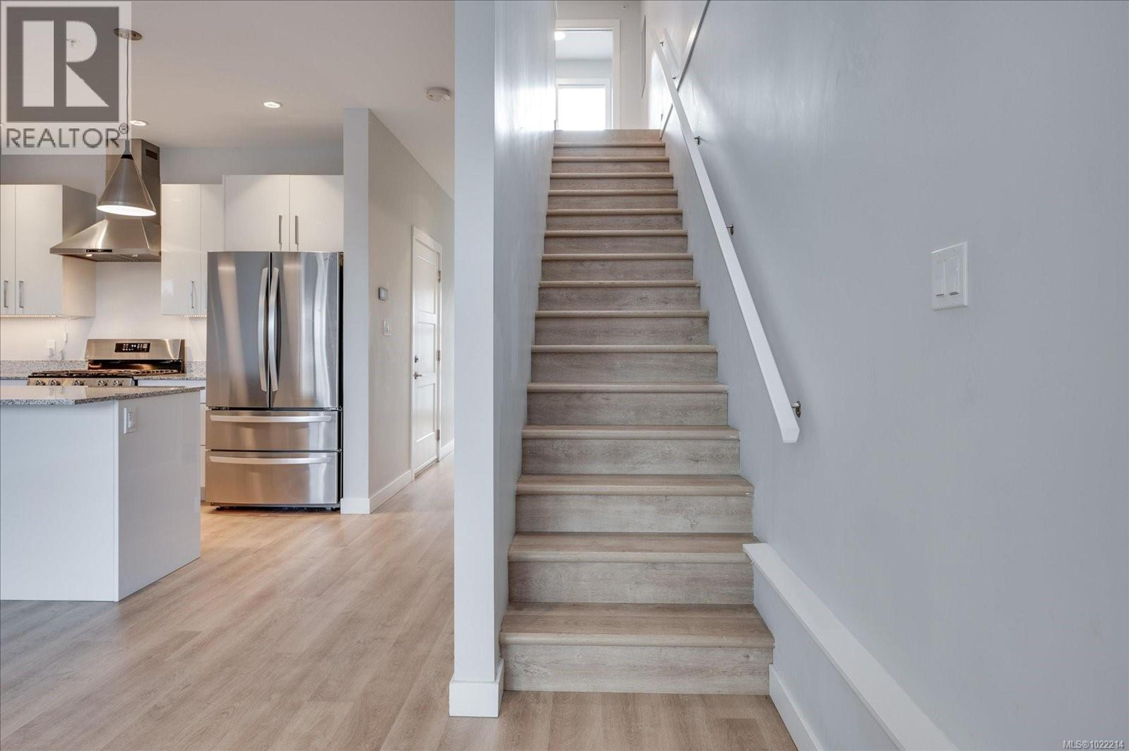 #5 119 MOILLIET ST - 32