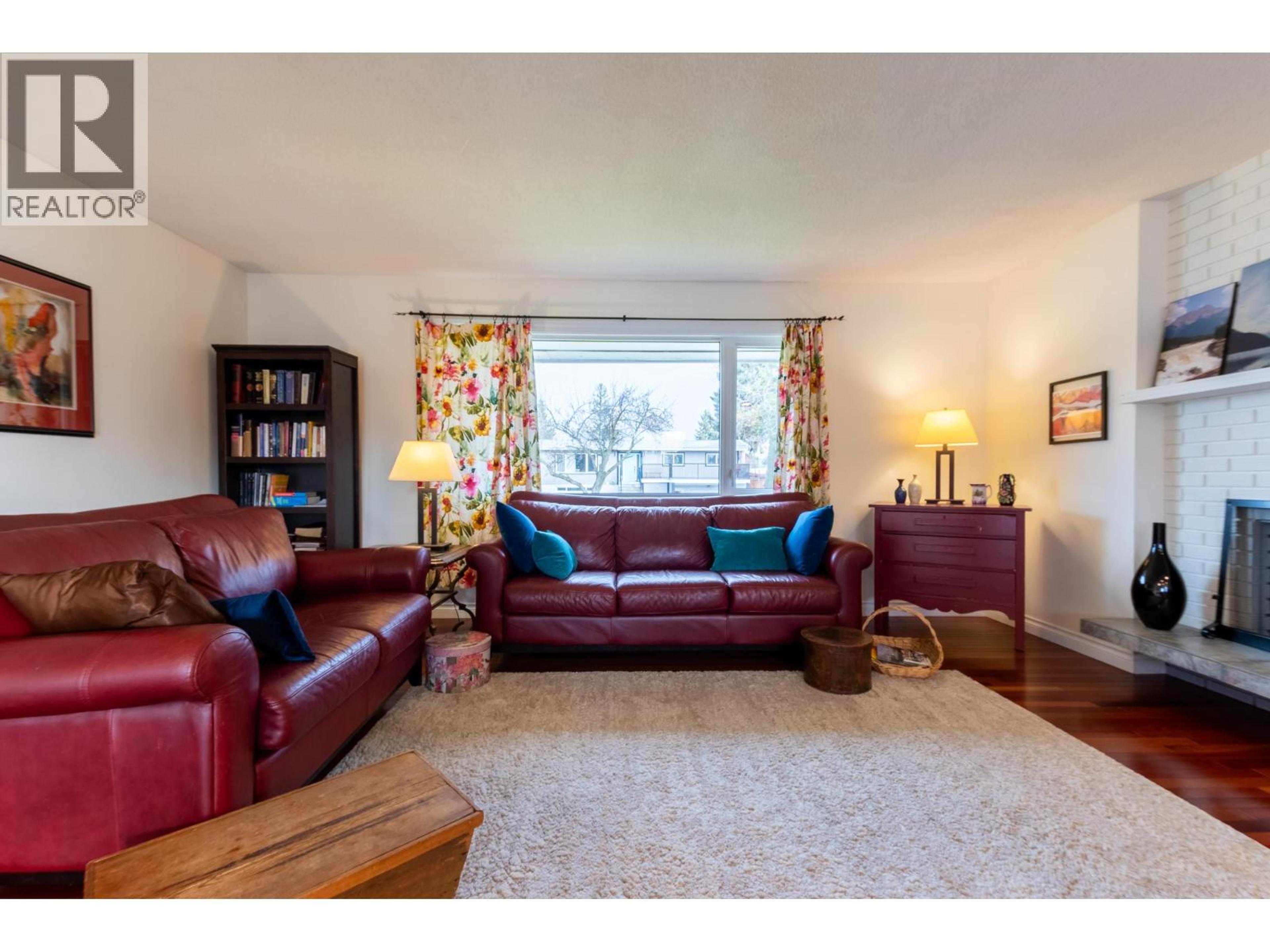 1081 DAVIE AVENUE - 10