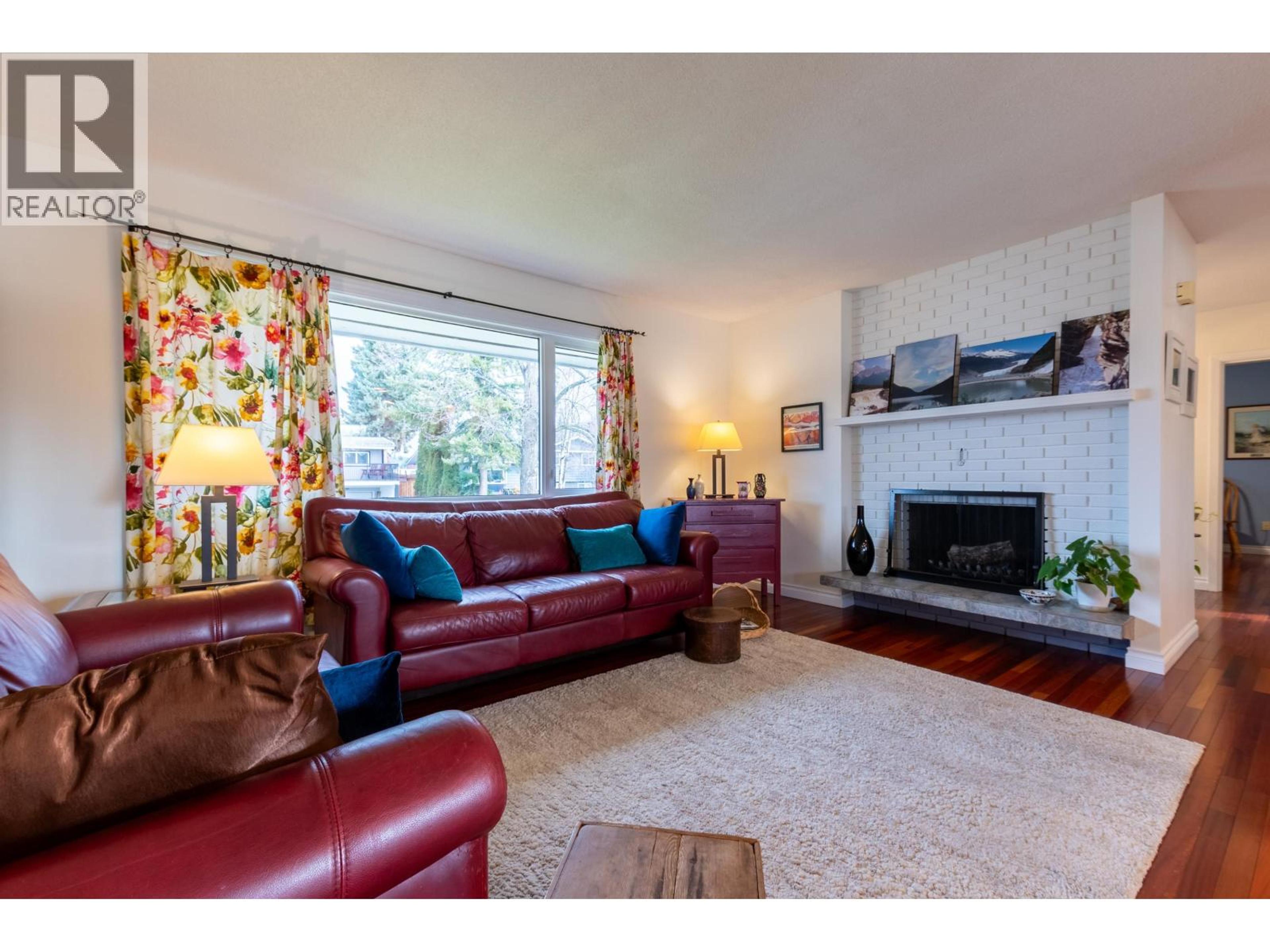 1081 DAVIE AVENUE - 11