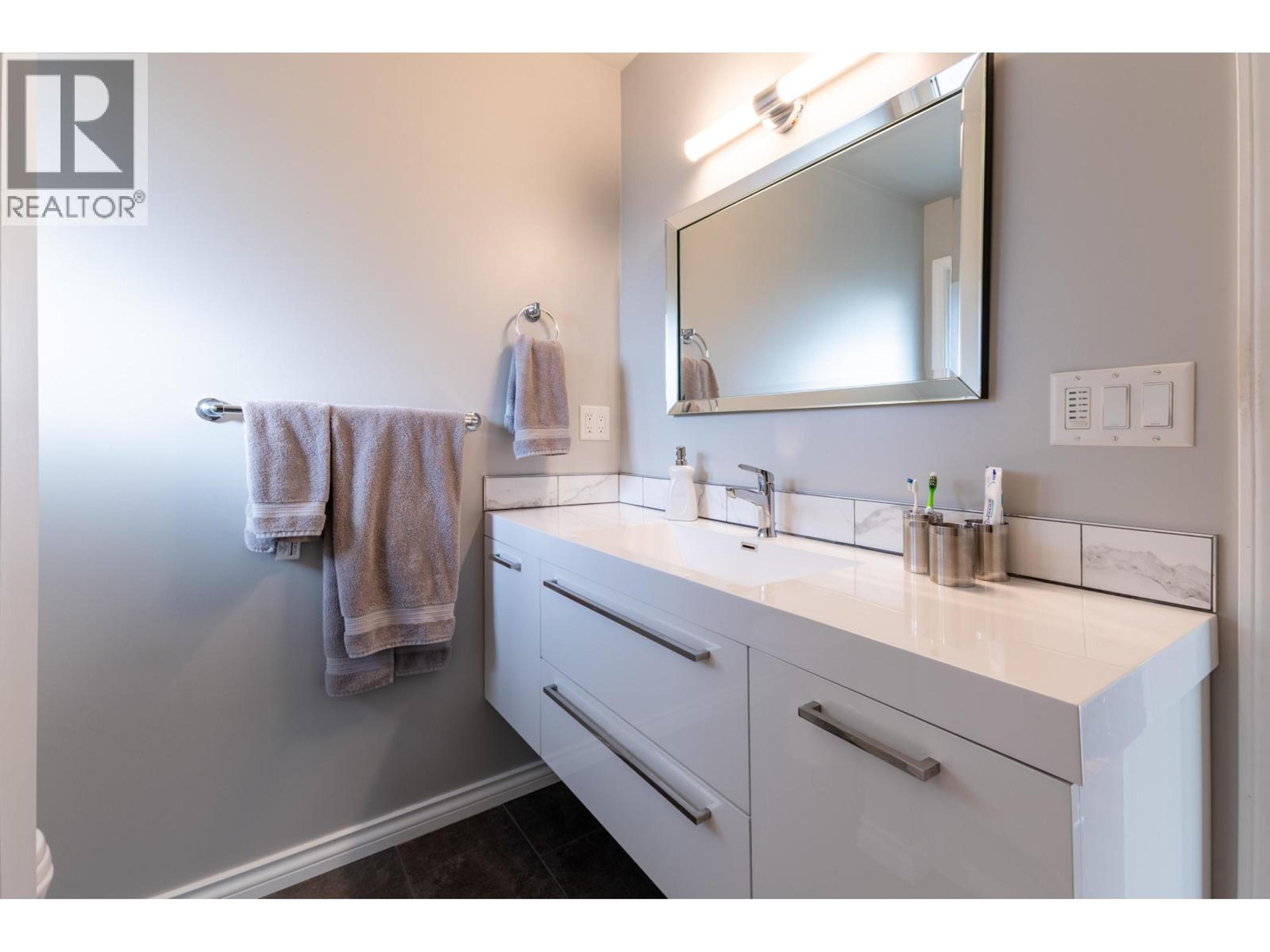 1081 DAVIE AVENUE - 28