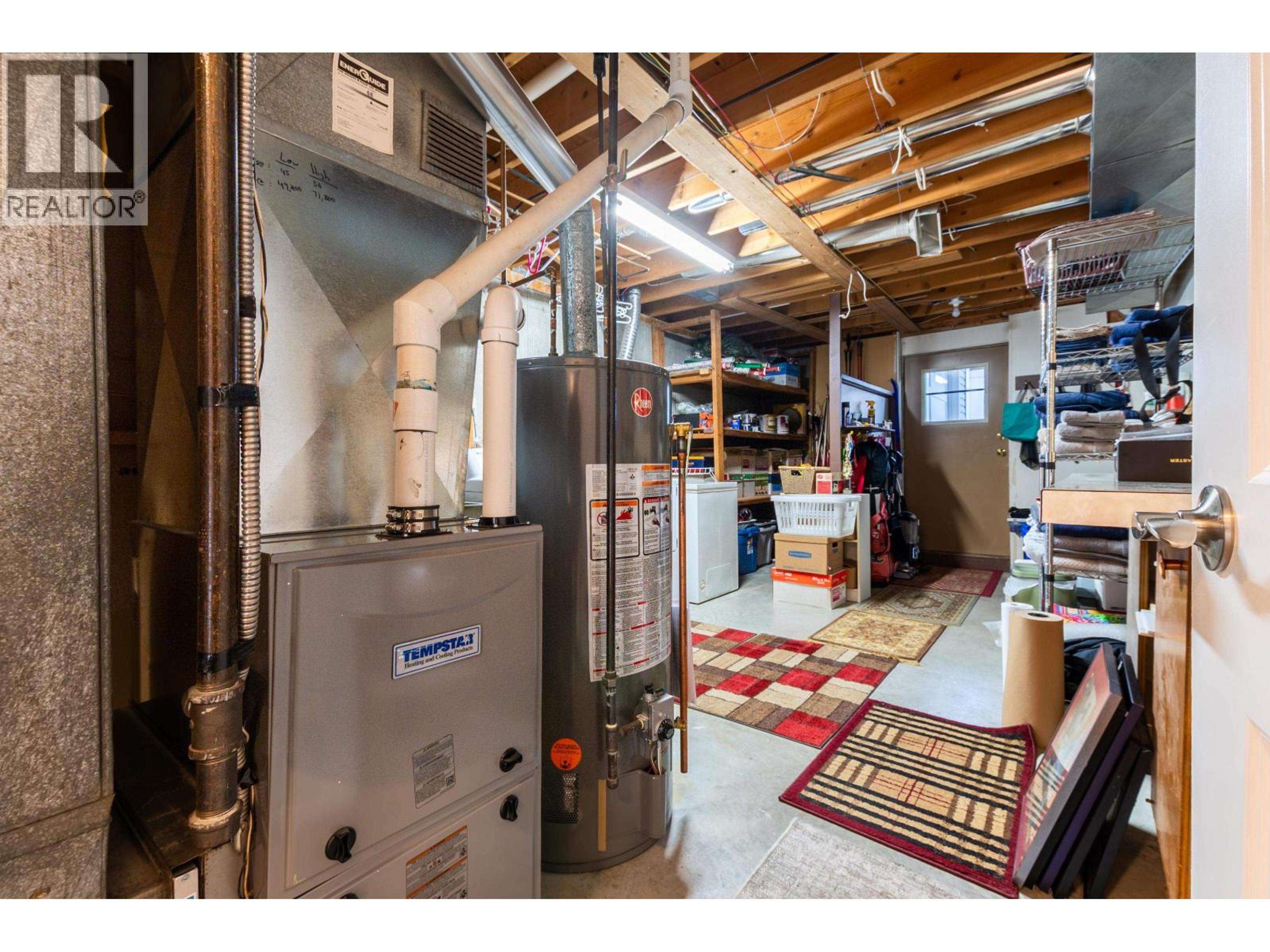 1081 DAVIE AVENUE - 36