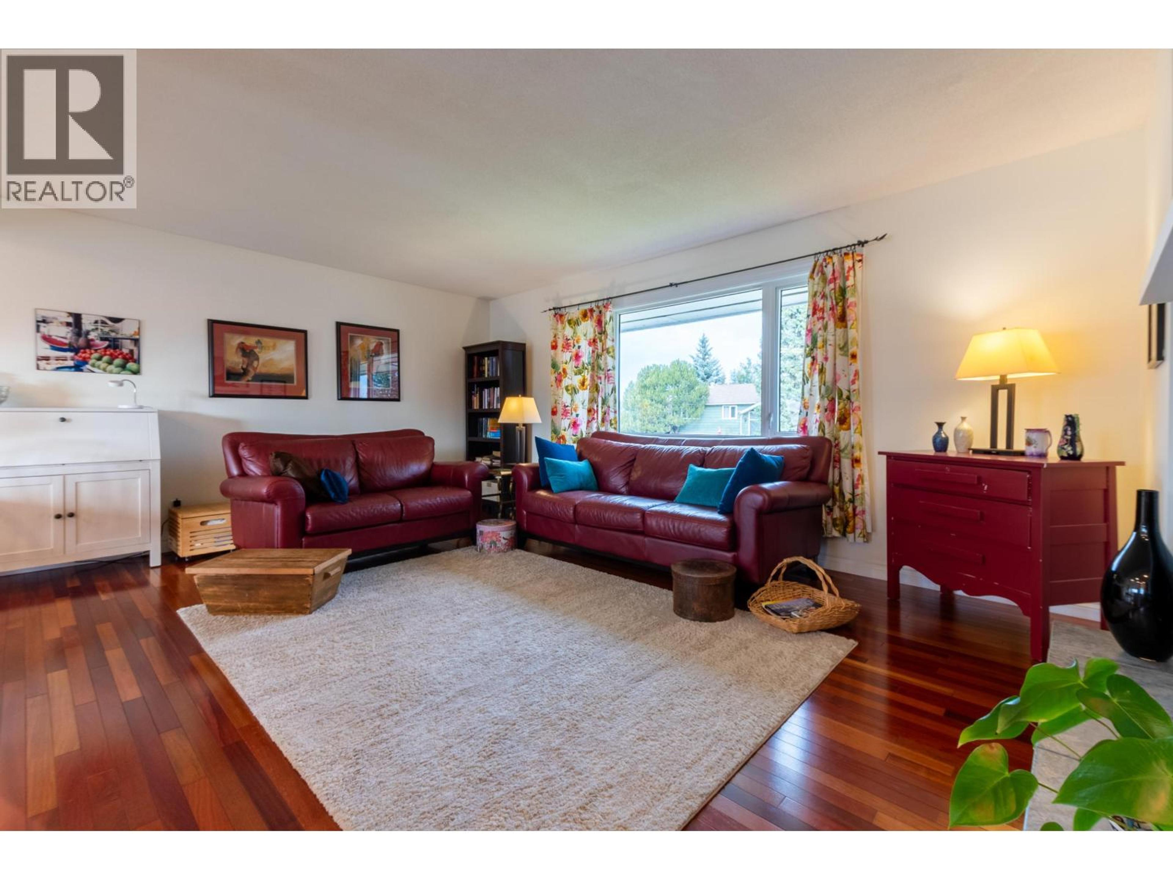 1081 DAVIE AVENUE - 9