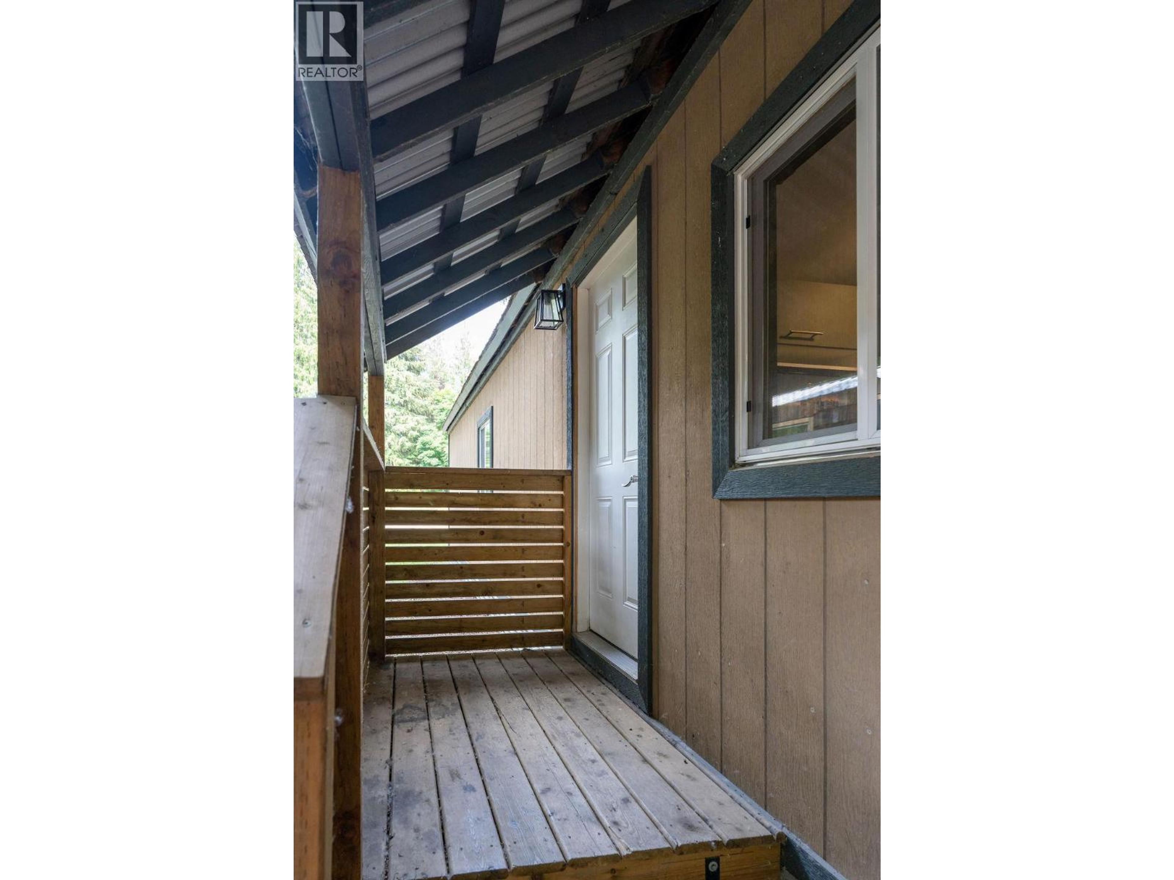 #4 1079 LUNDELL ROAD - Image 9