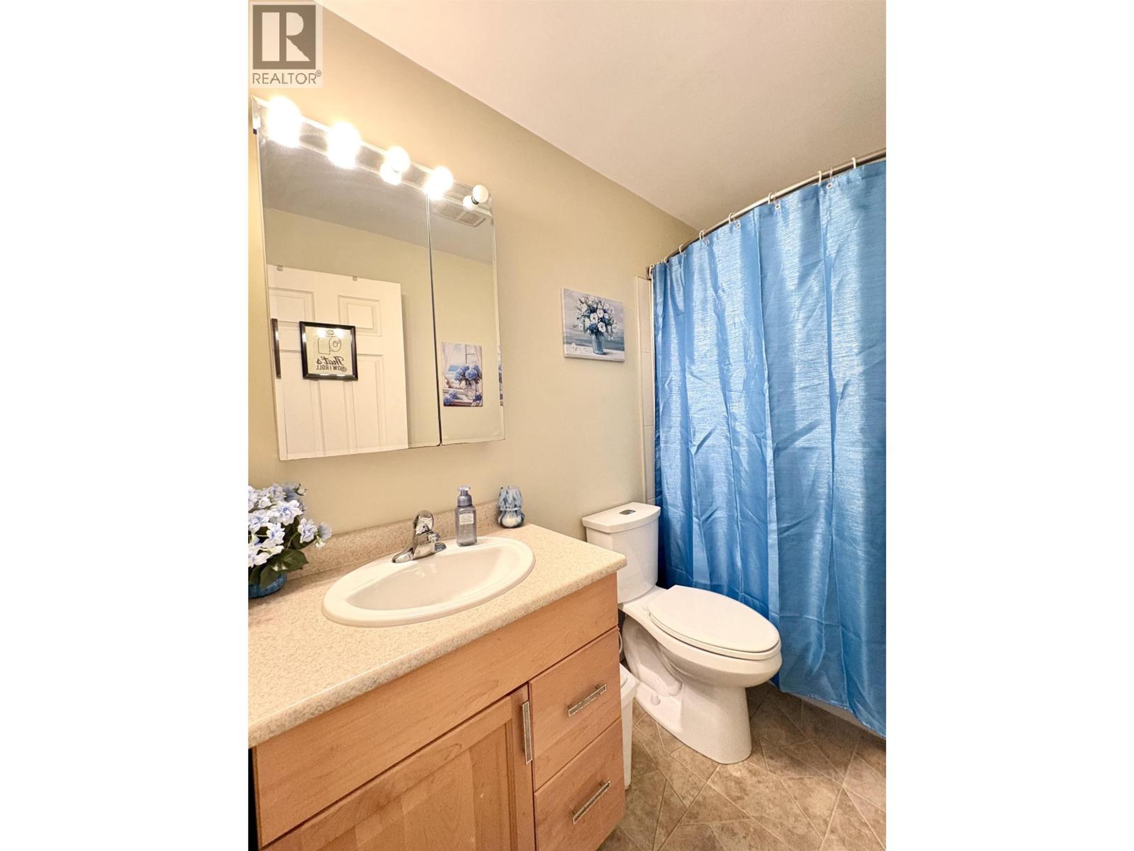 8069 ROCHESTER CRESCENT - 12