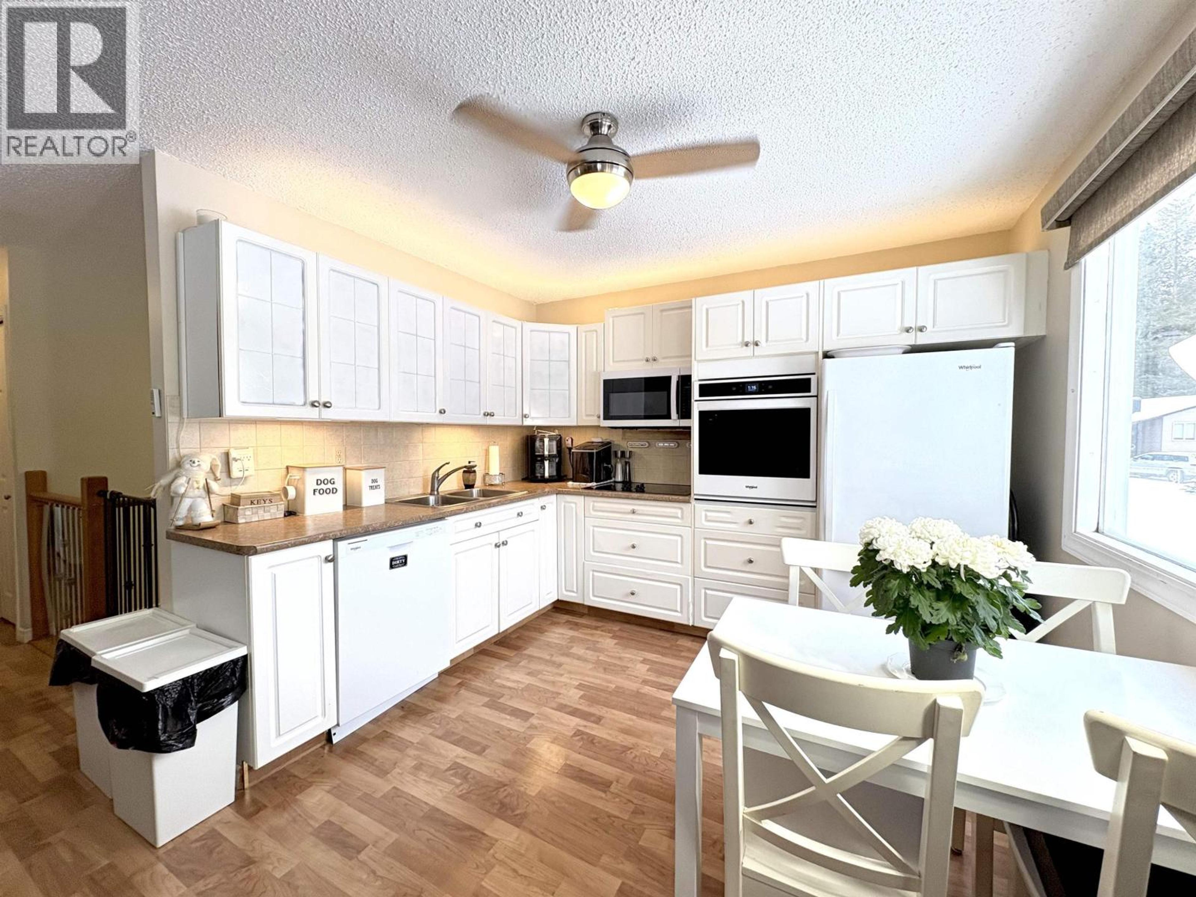 8069 ROCHESTER CRESCENT - Image 2