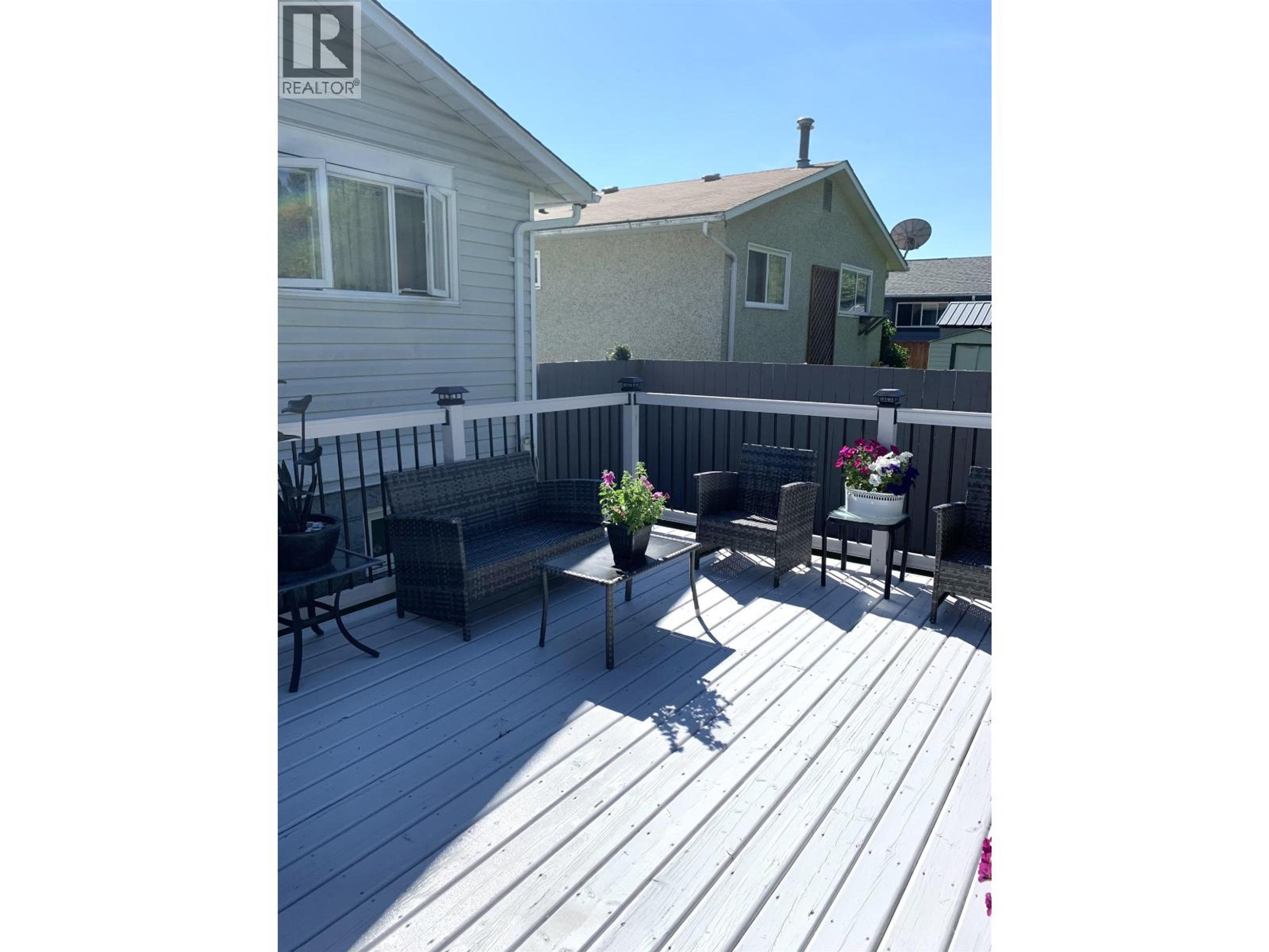 8069 ROCHESTER CRESCENT - 25