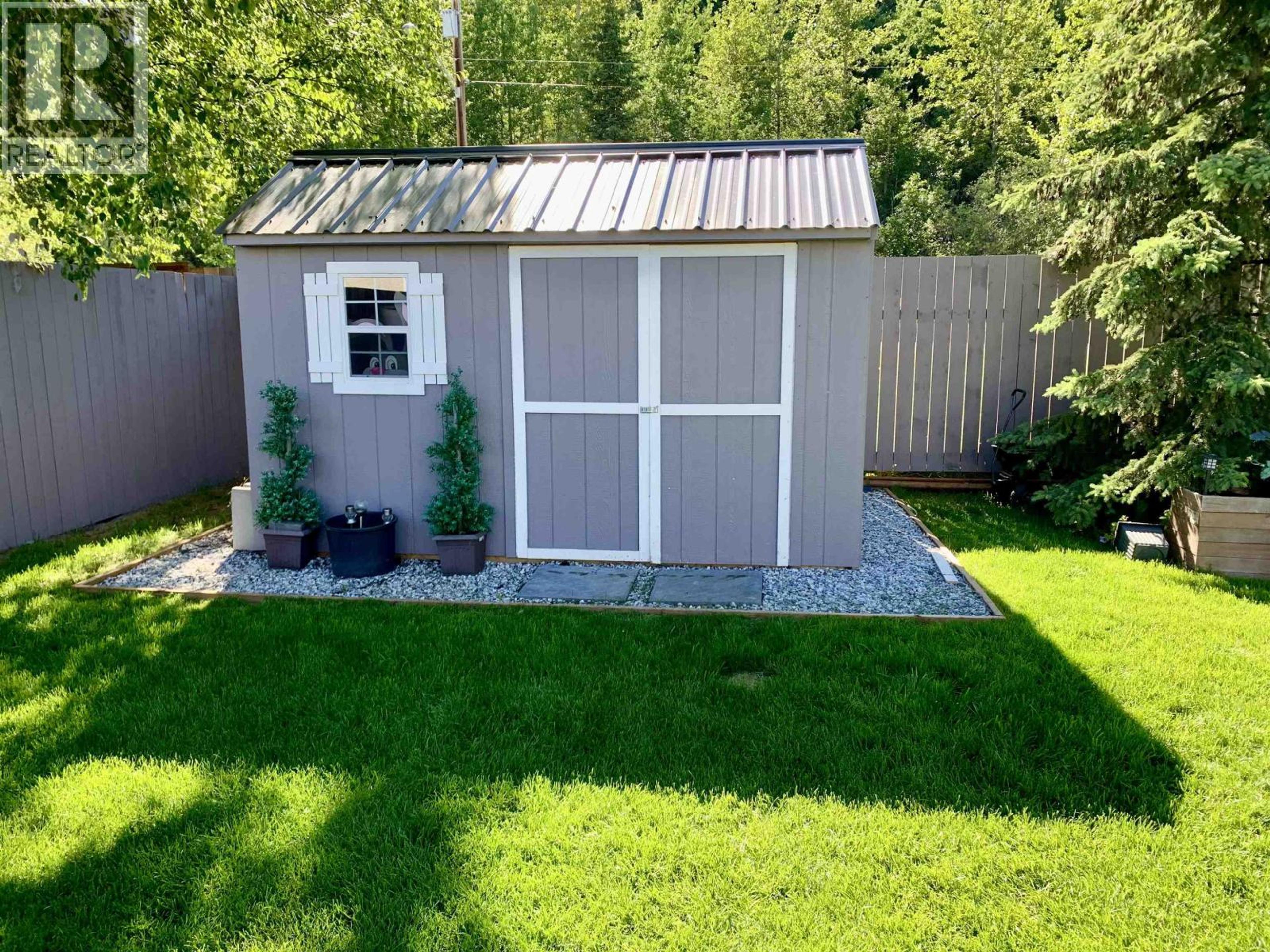 8069 ROCHESTER CRESCENT - 21