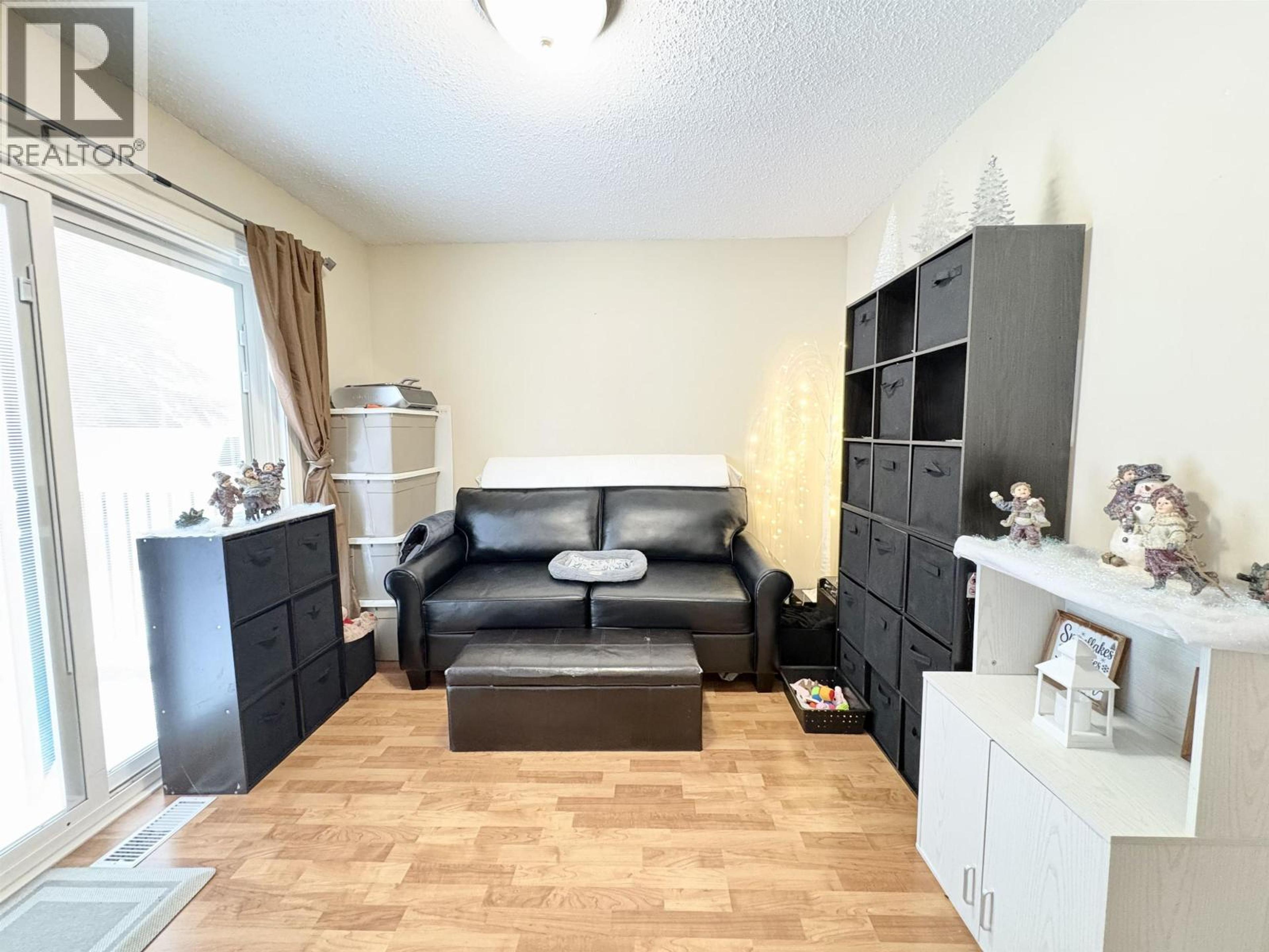 8069 ROCHESTER CRESCENT - 11