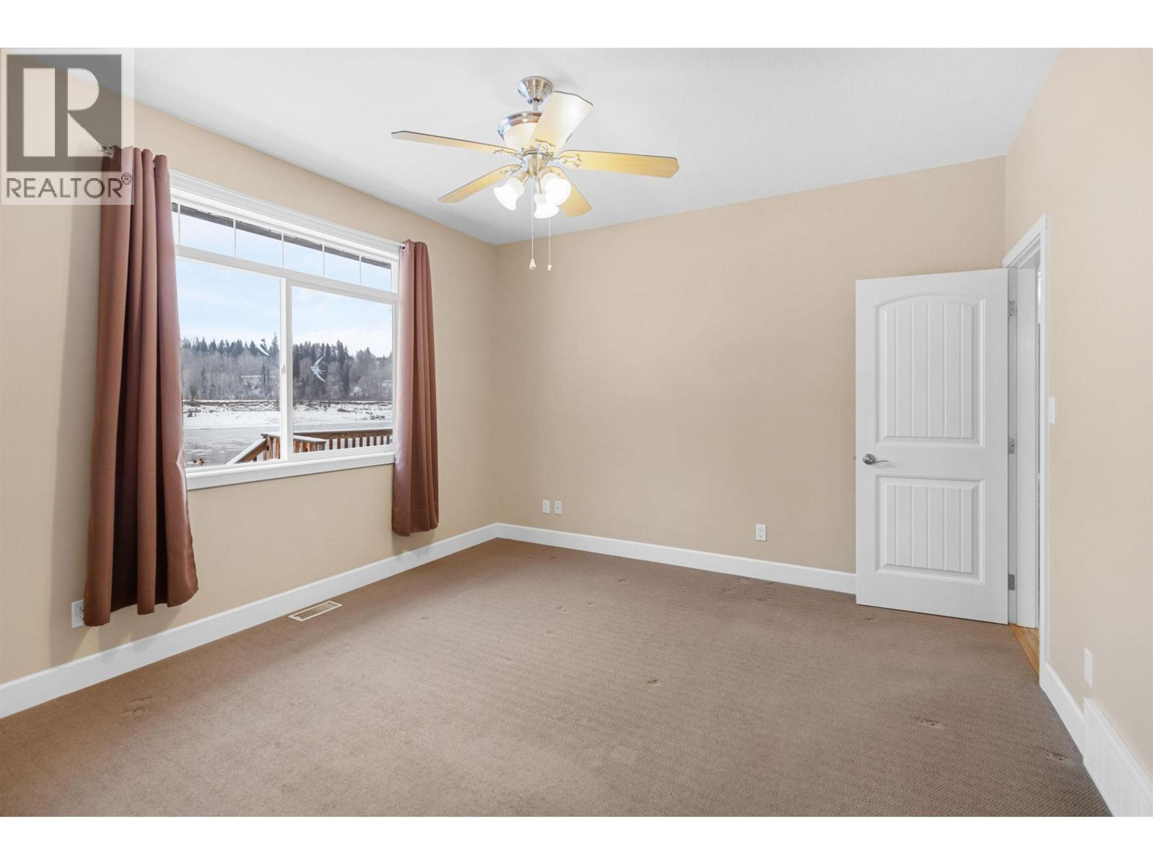 #158 1702 DYKE ROAD - 13