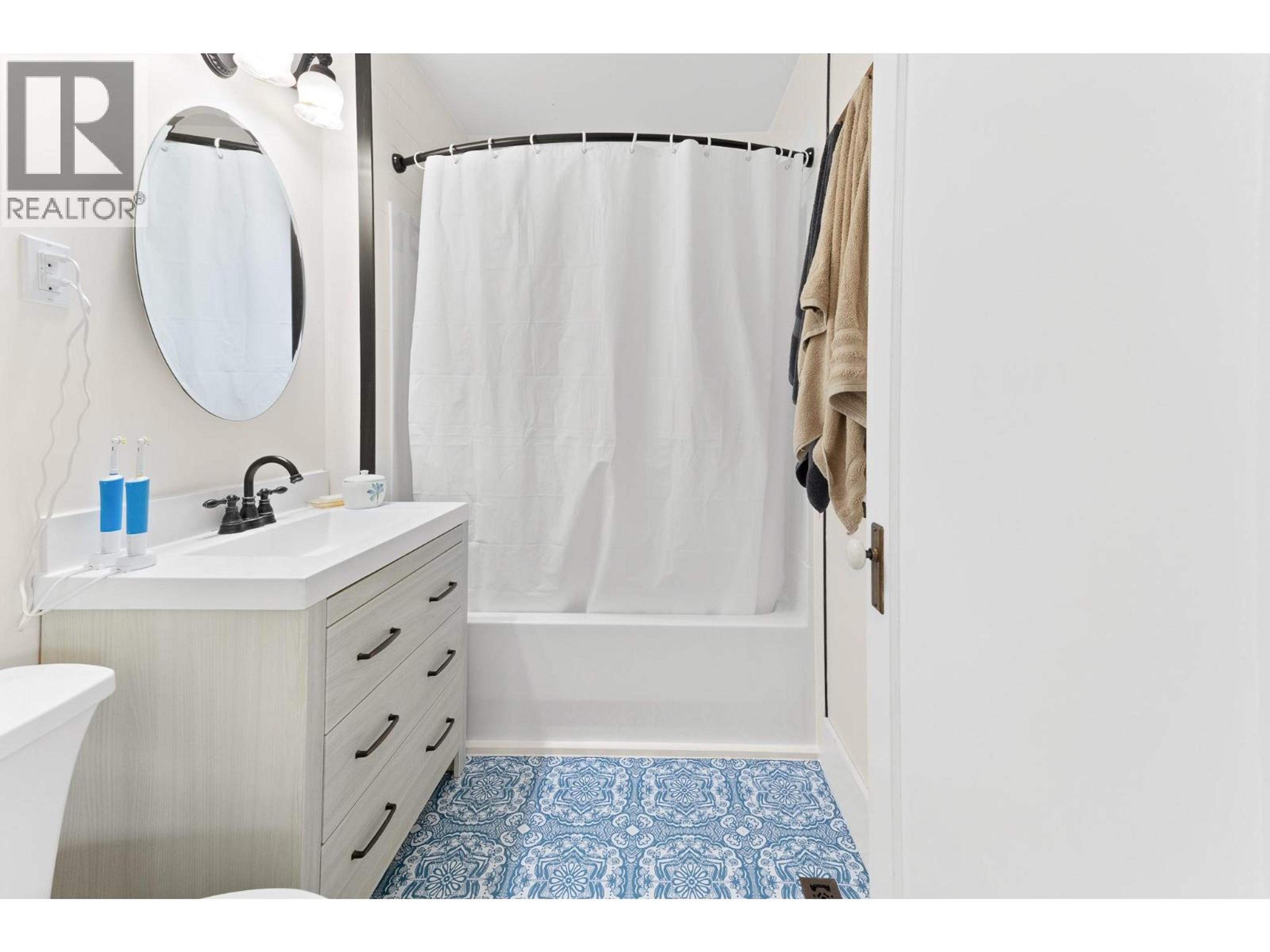 306 10TH AVENUE N - 16