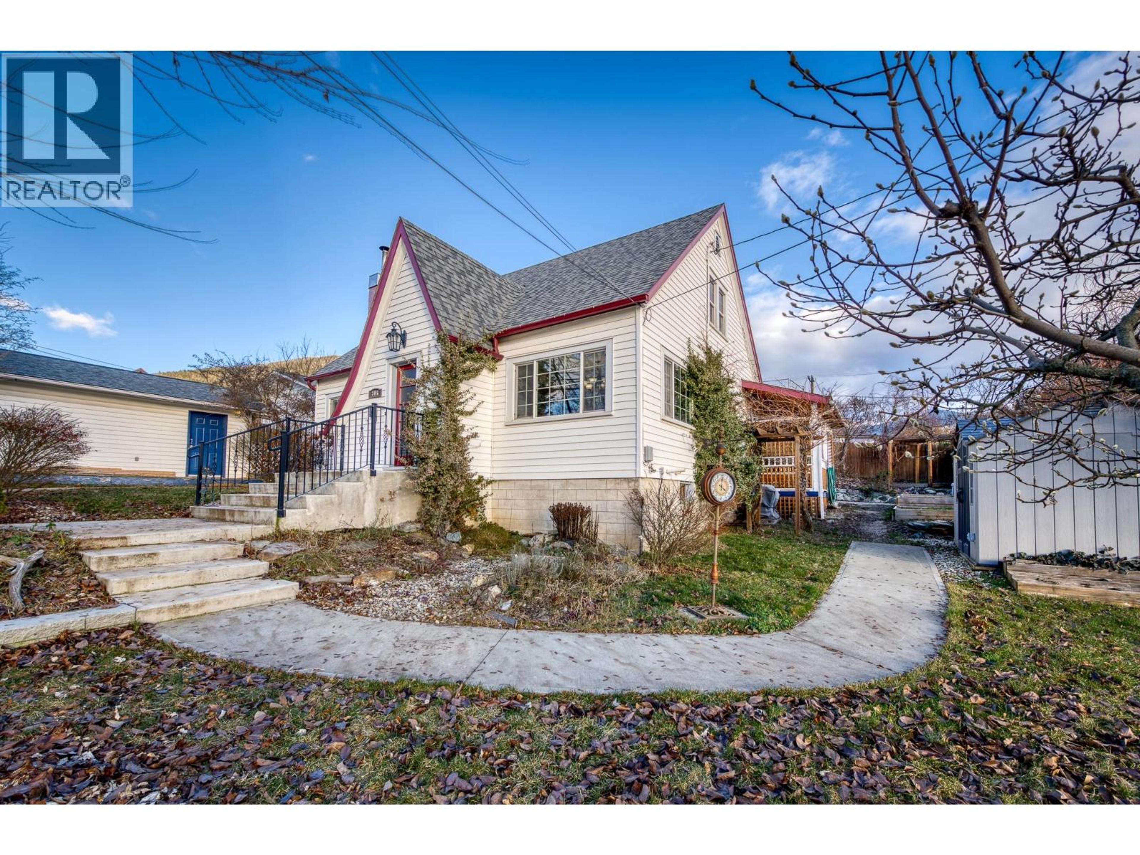 306 10TH AVENUE N - Image 2