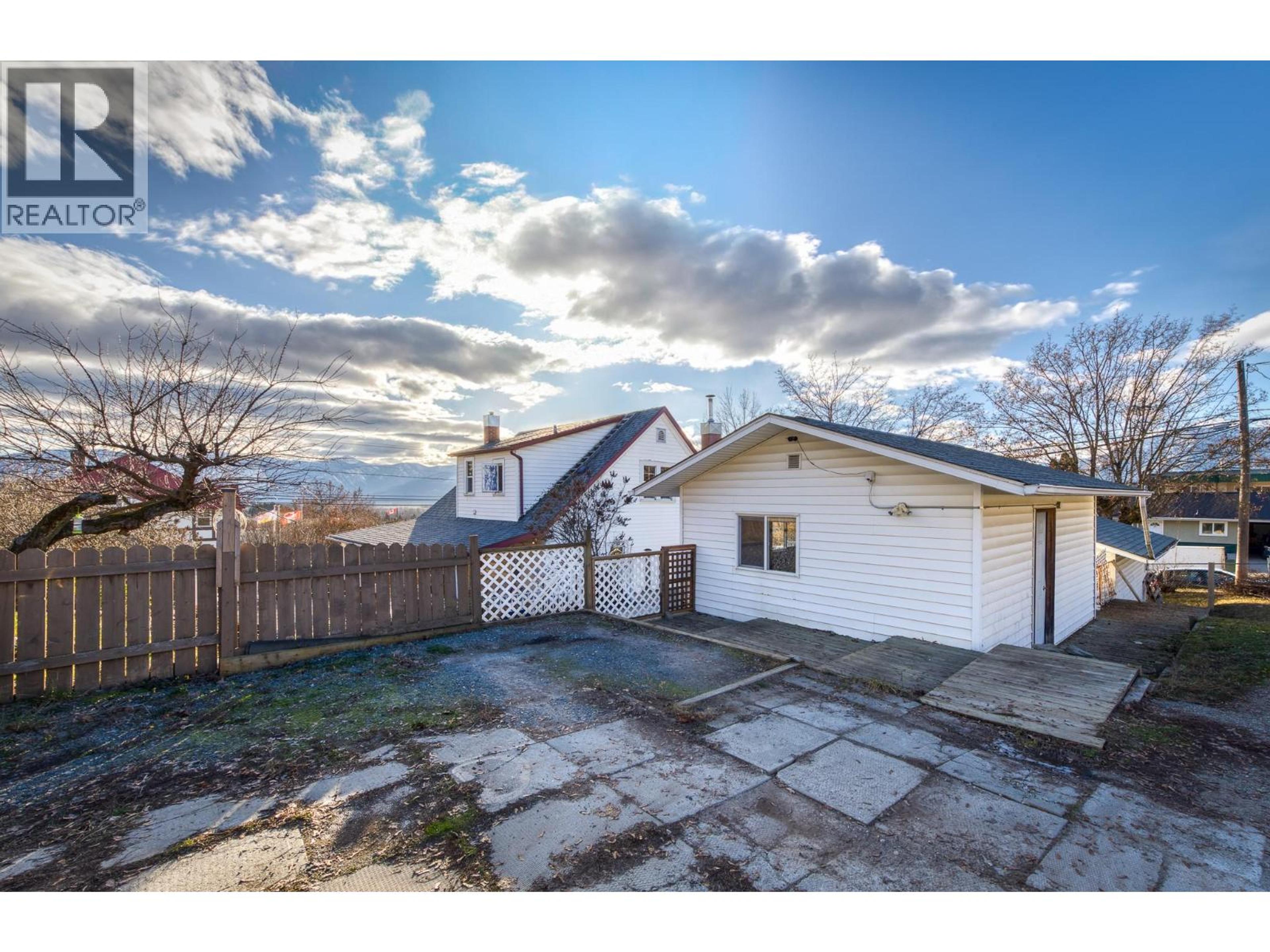 306 10TH AVENUE N - 24