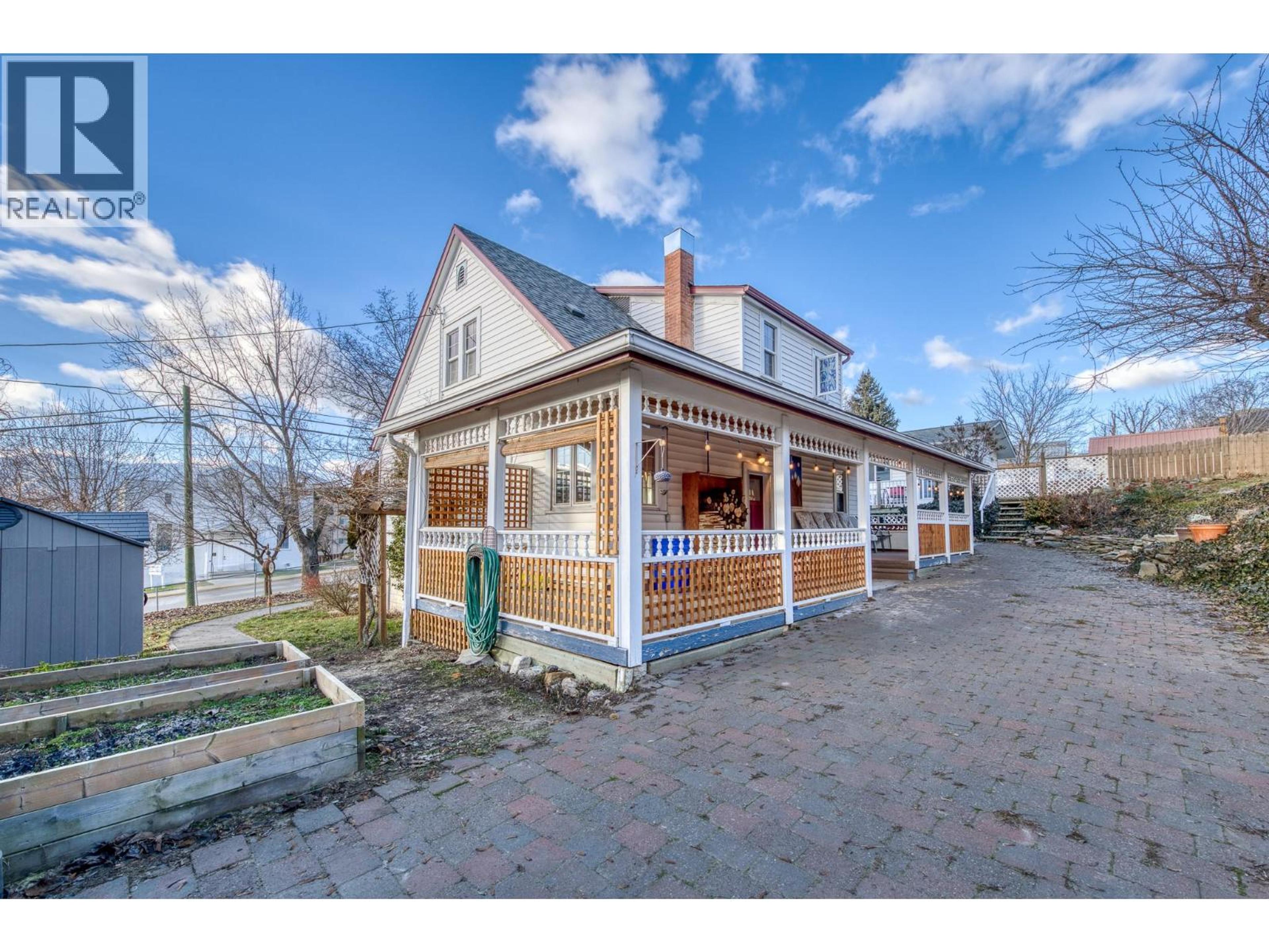 306 10TH AVENUE N - 4