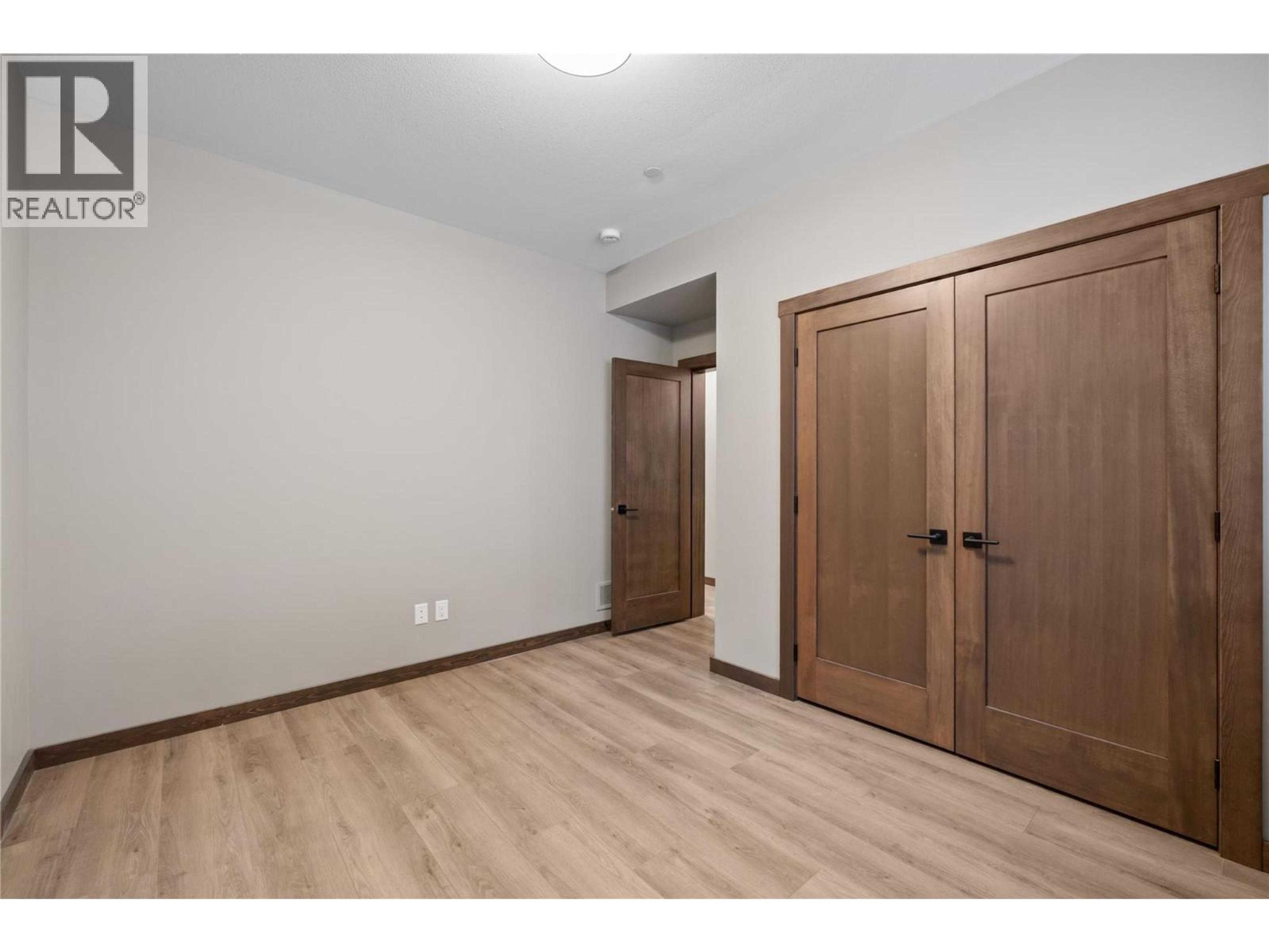 #88 255 FEATHERTOP WAY - 18