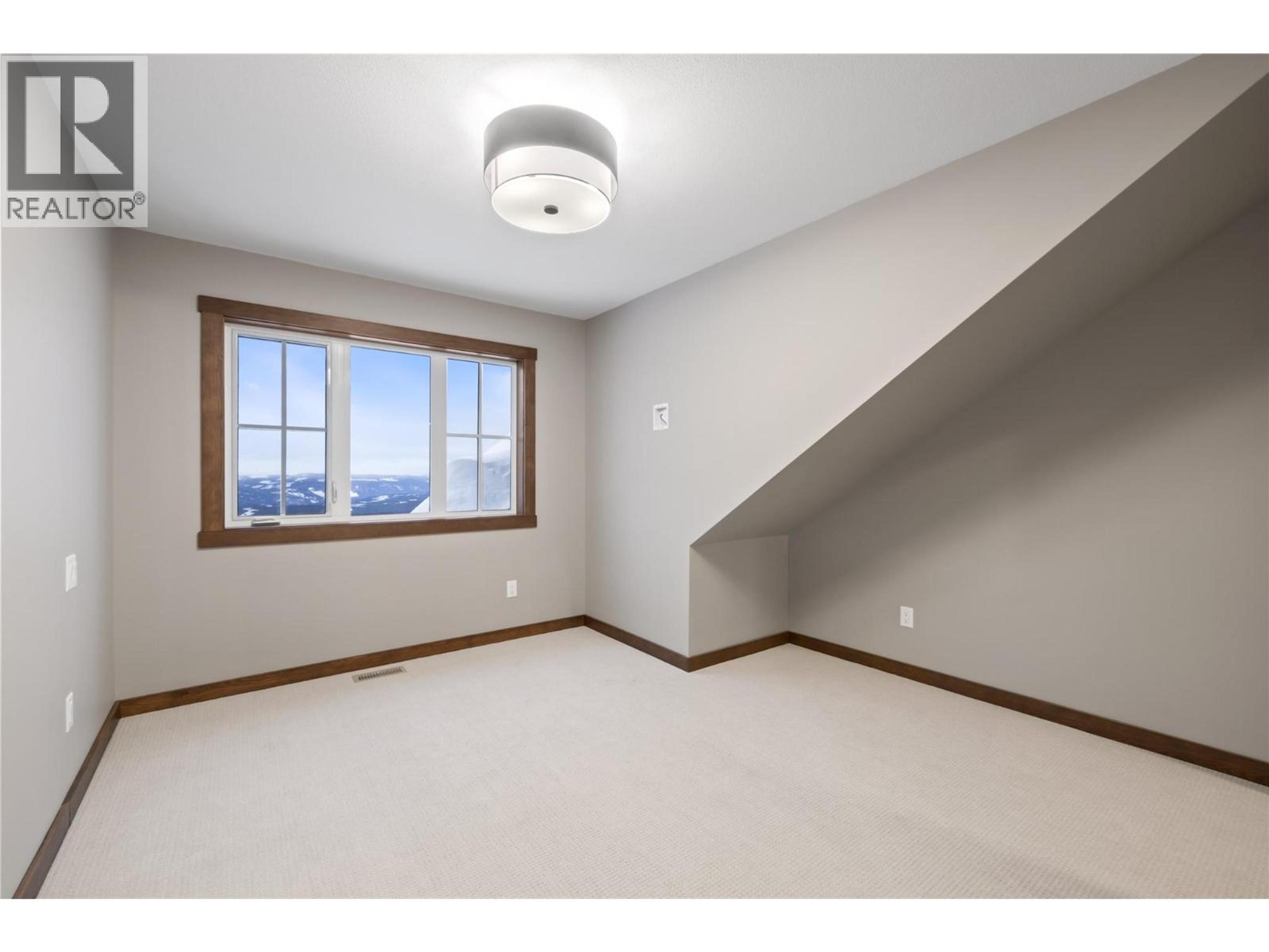 #88 255 FEATHERTOP WAY - 25