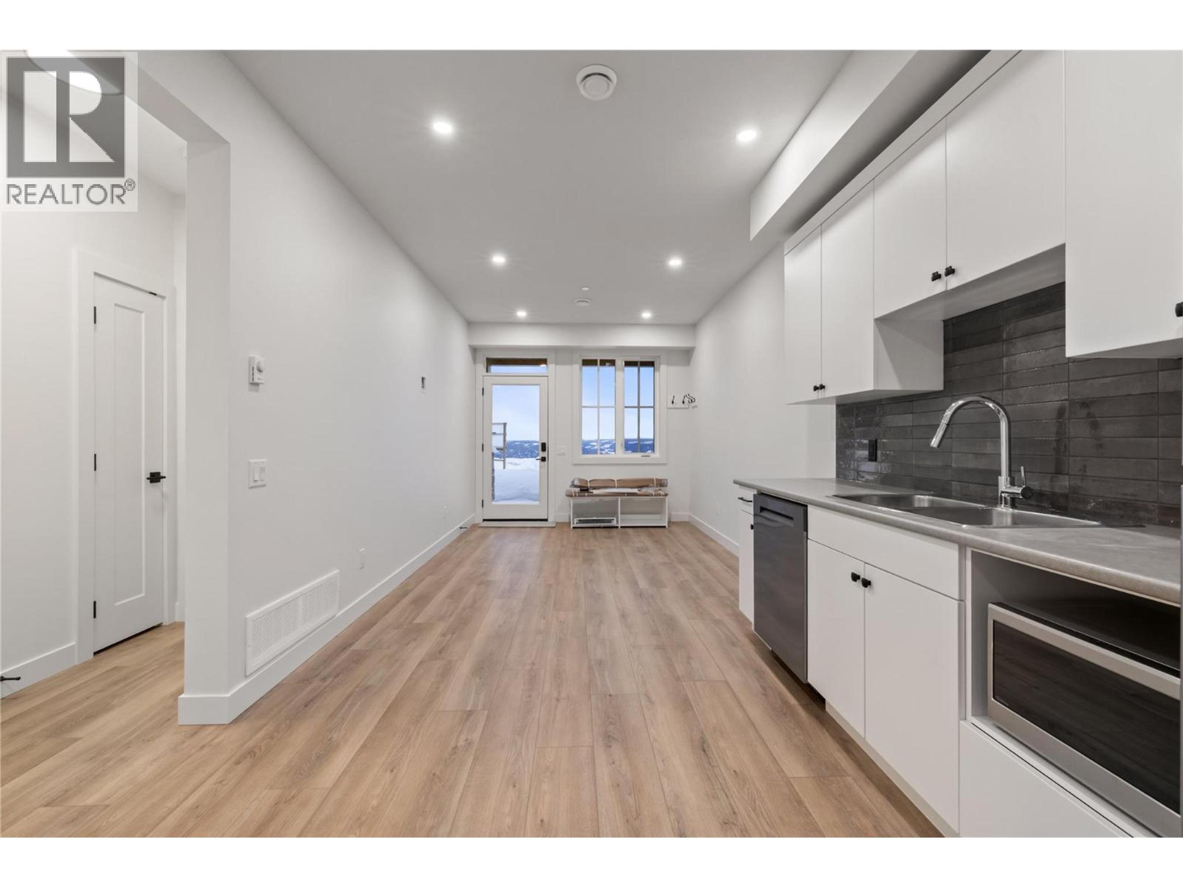 #88 255 FEATHERTOP WAY - 32