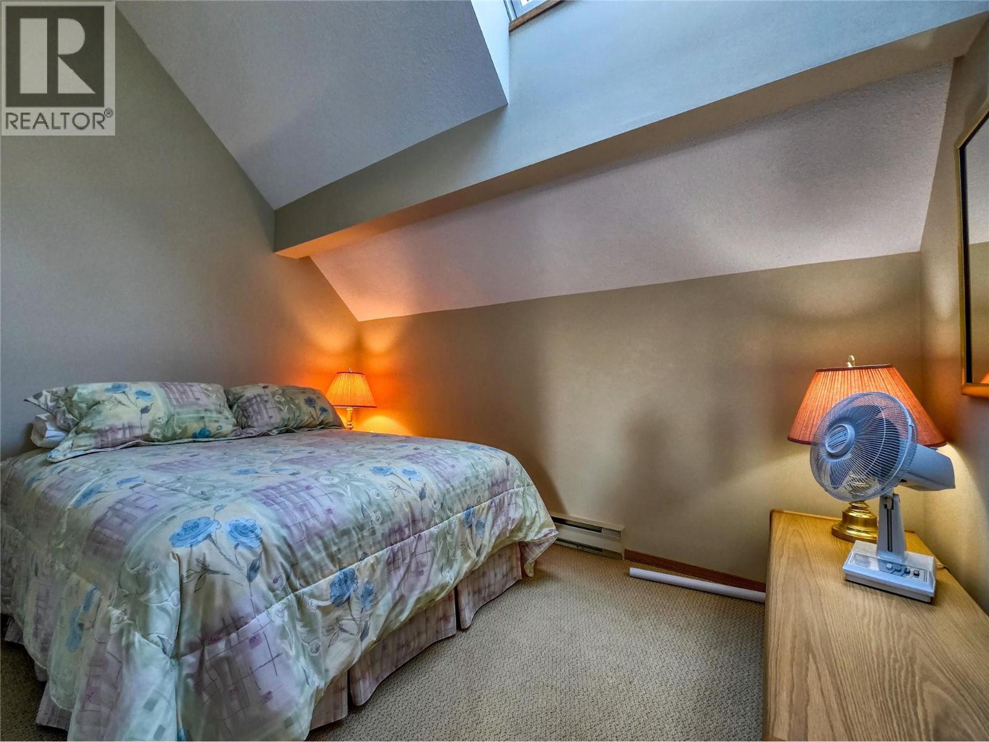 #7 8040 RADIUM GOLF COURSE ROAD - 40